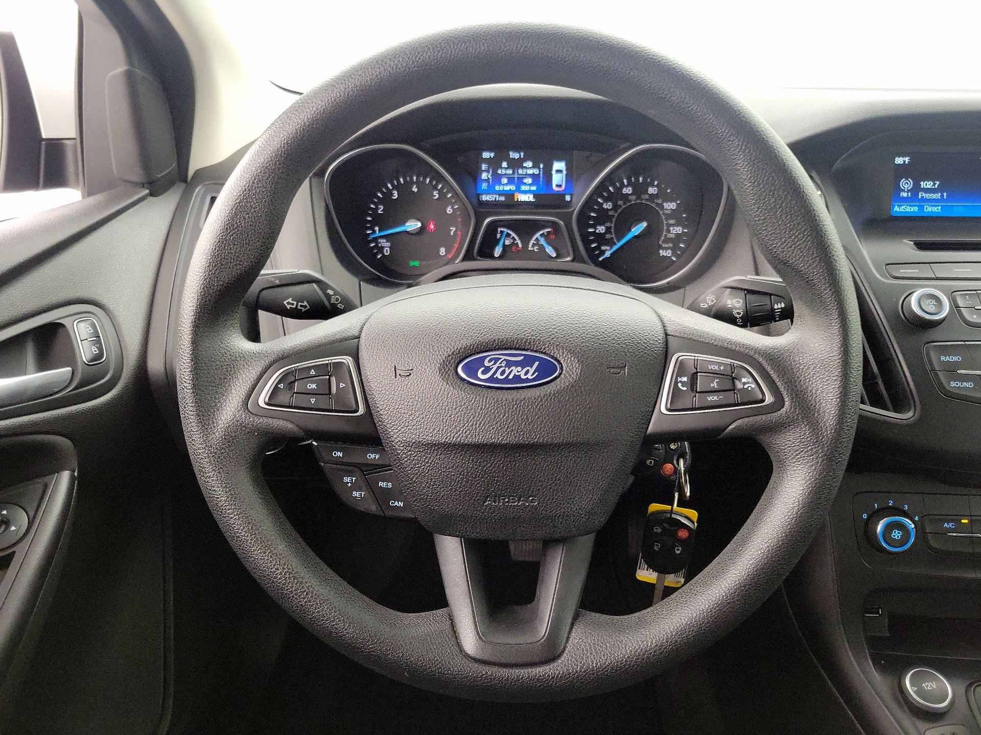 Thumbnail: 2015 Ford Focus - 10