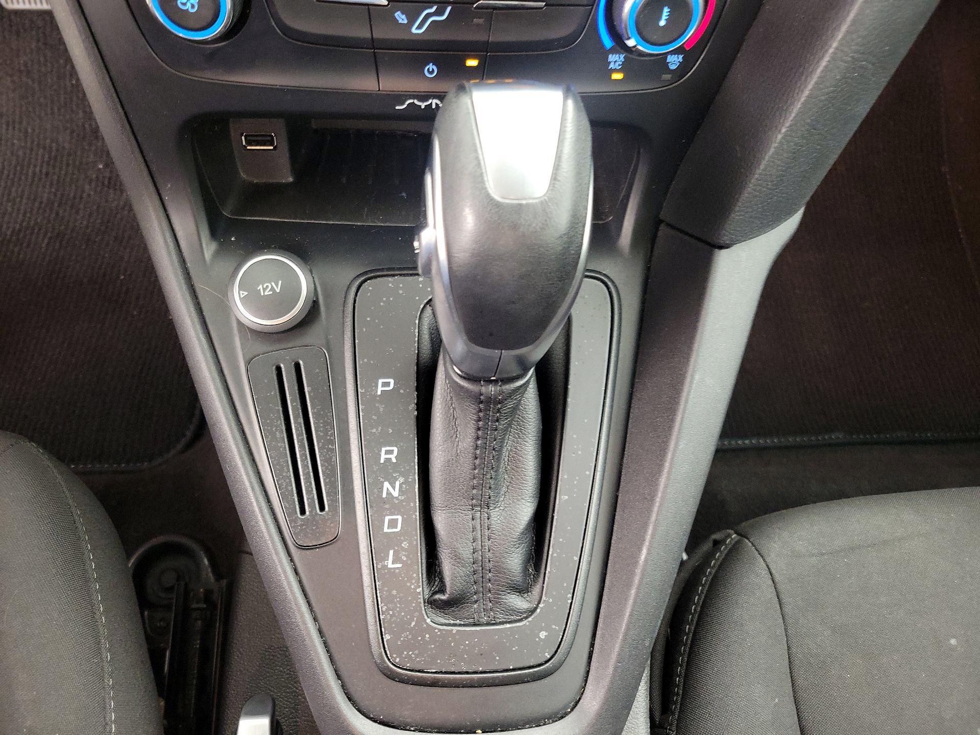 Thumbnail: 2015 Ford Focus - 17