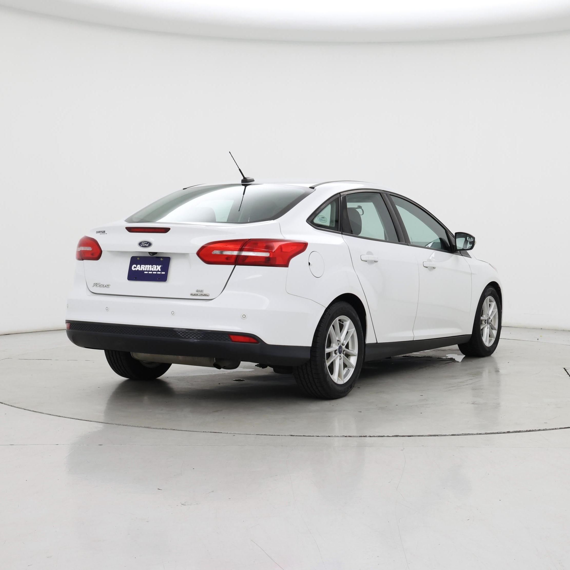Thumbnail: 2015 Ford Focus - 8