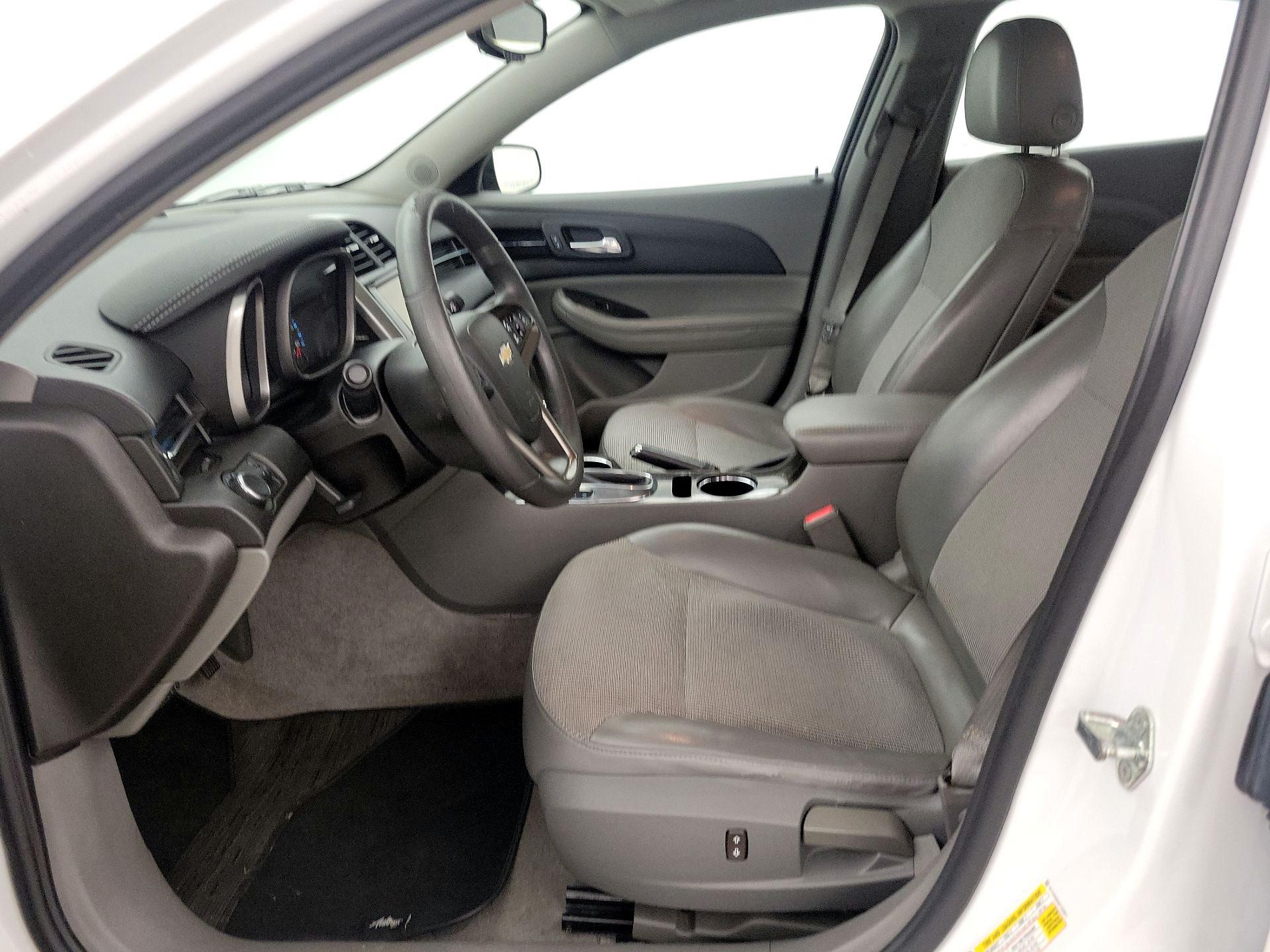 Thumbnail: 2016 Chevrolet Malibu - 11