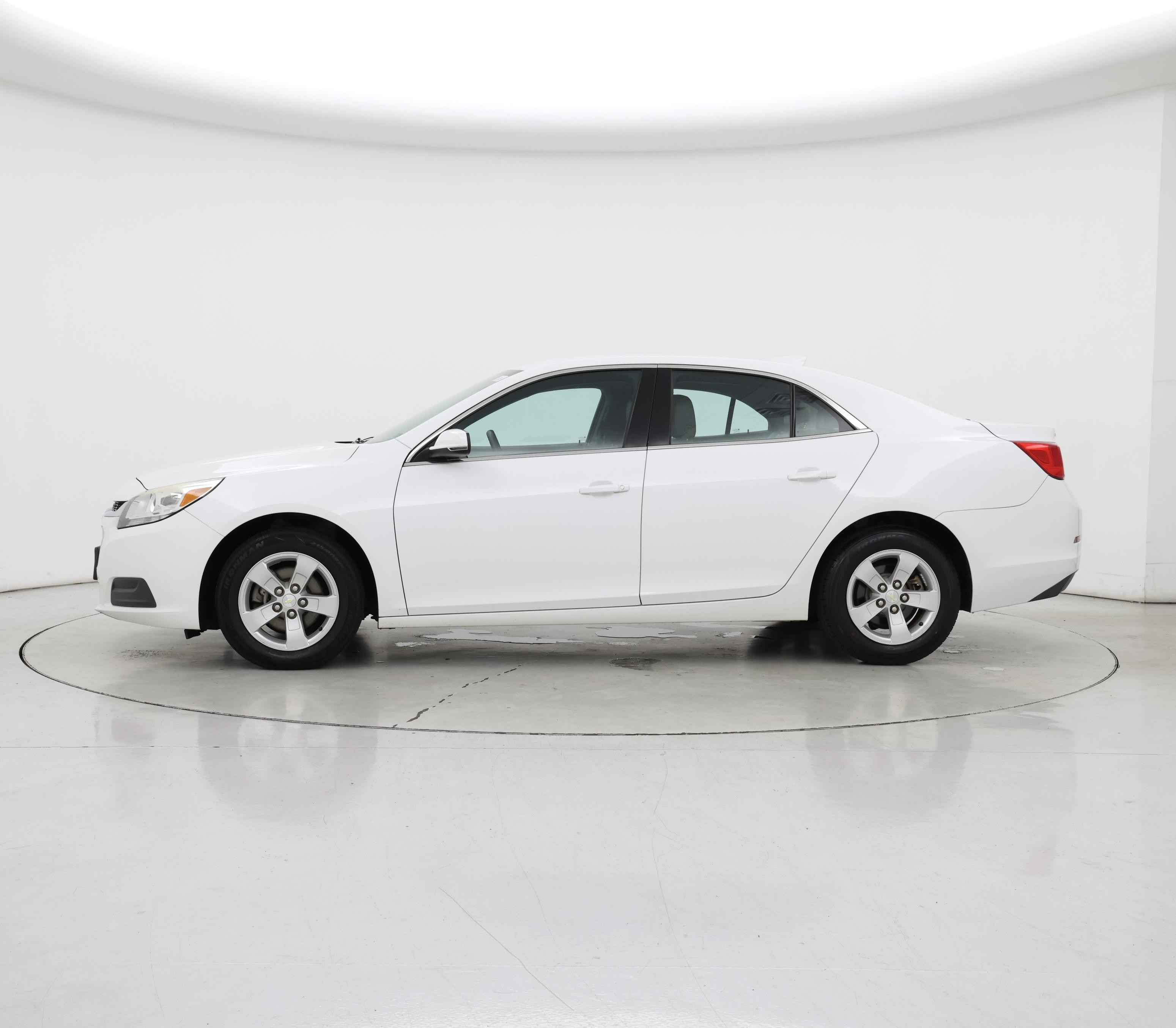 Thumbnail: 2016 Chevrolet Malibu - 3
