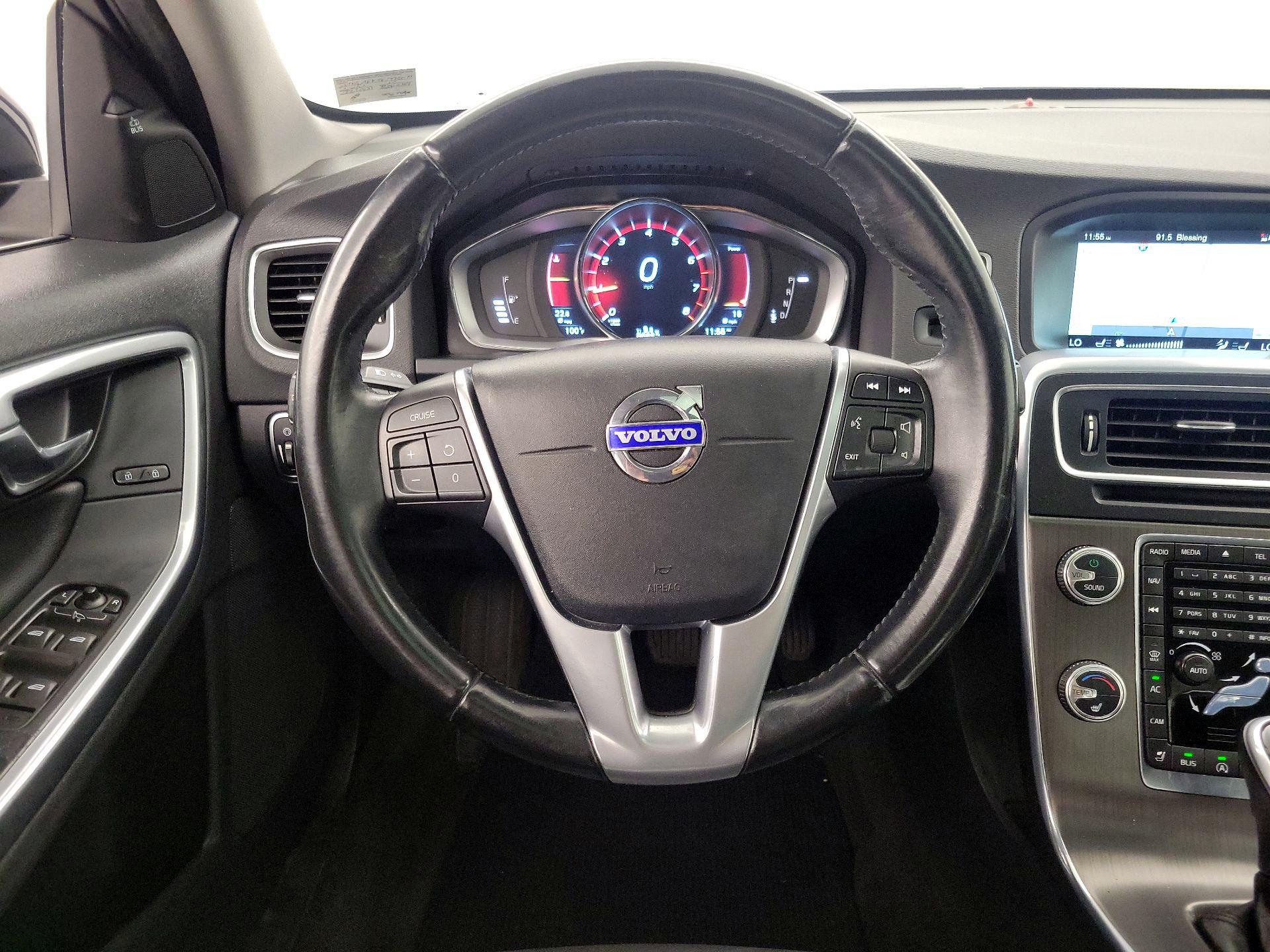Thumbnail: 2015 Volvo S60 - 10
