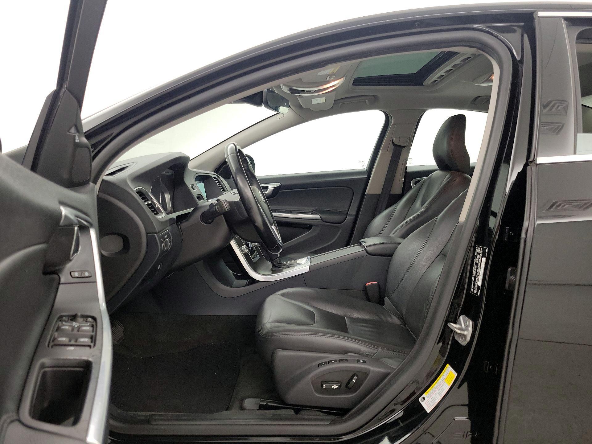 Thumbnail: 2015 Volvo S60 - 11