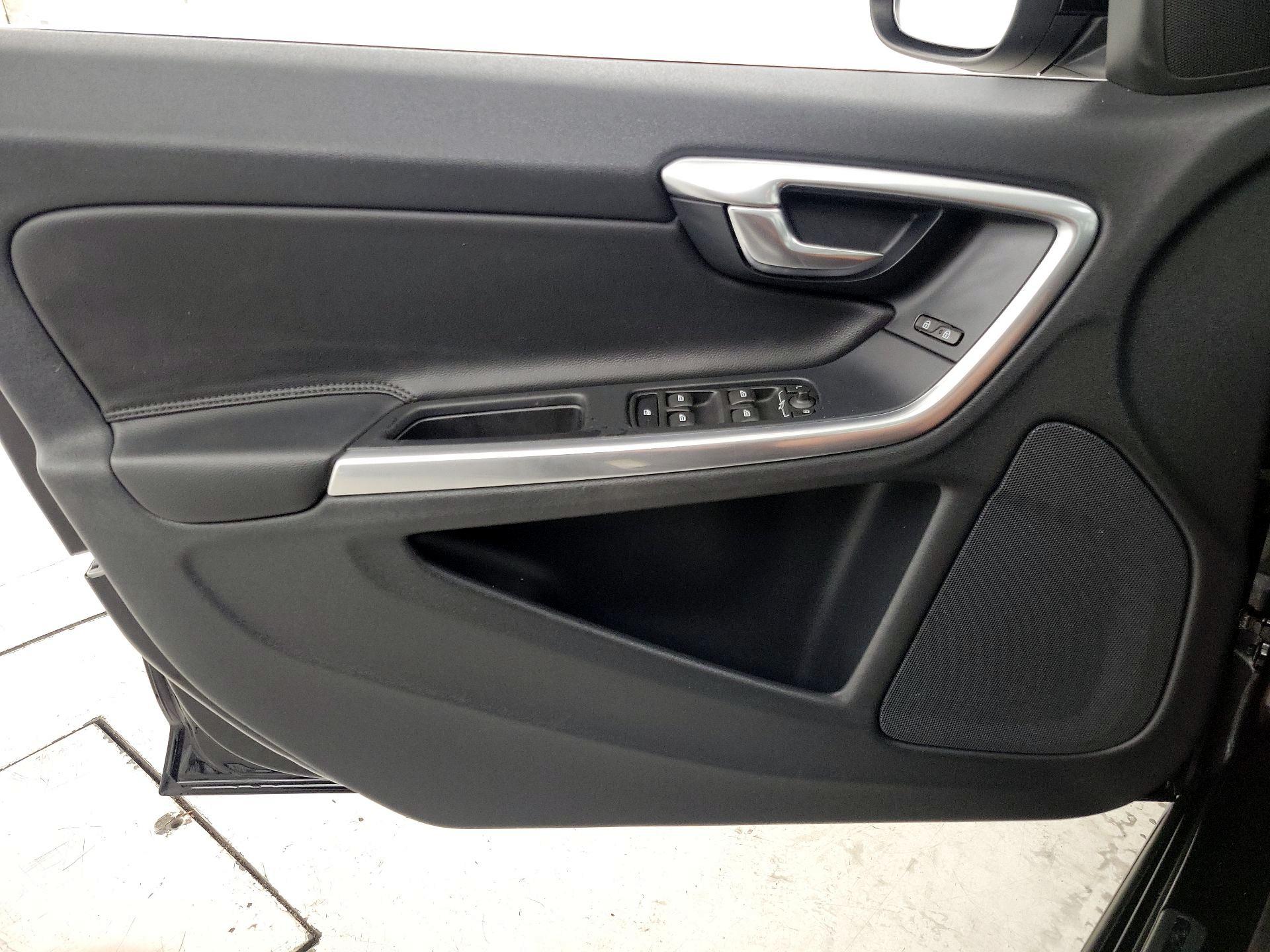 Thumbnail: 2015 Volvo S60 - 12