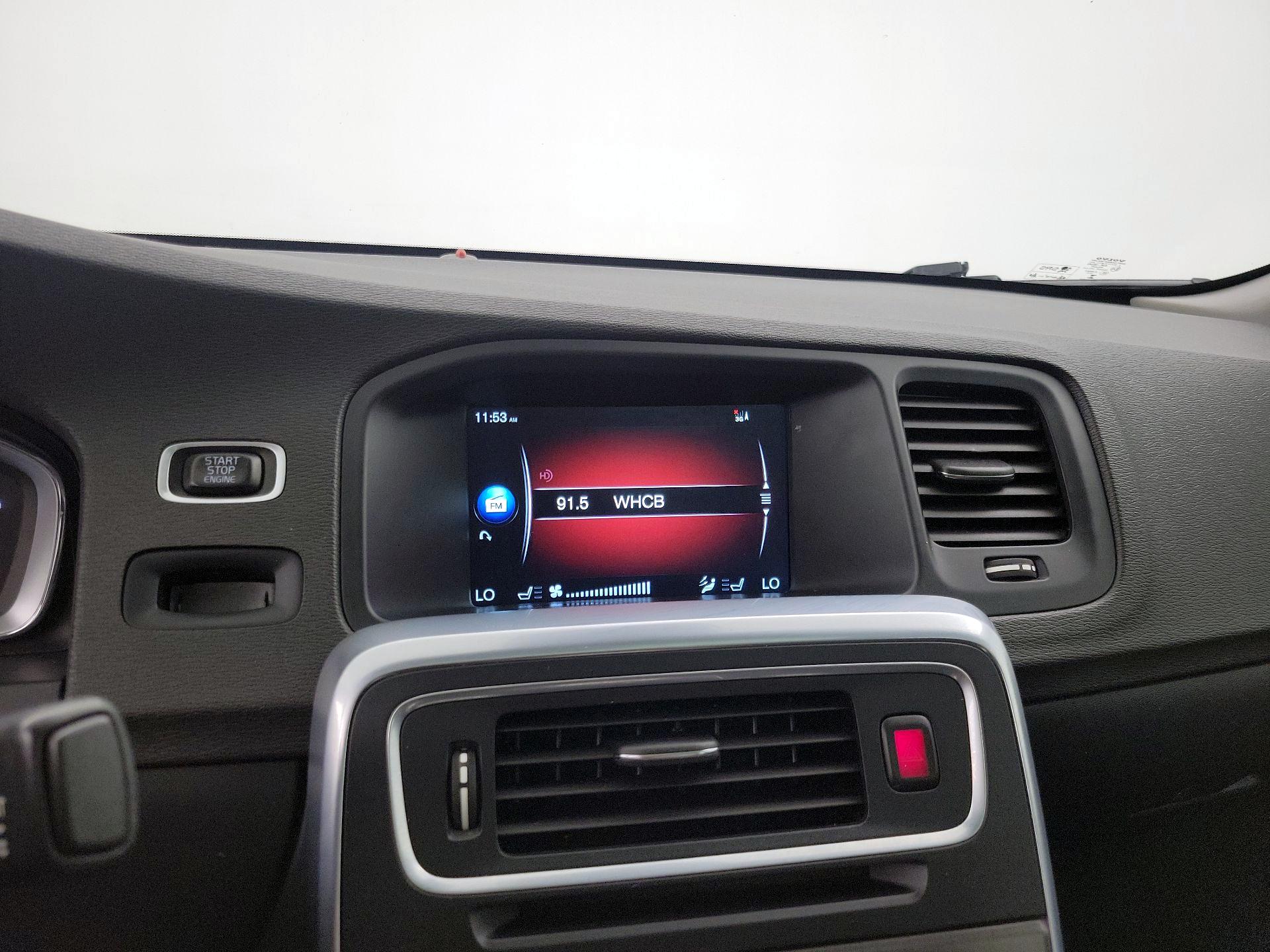 Thumbnail: 2015 Volvo S60 - 16