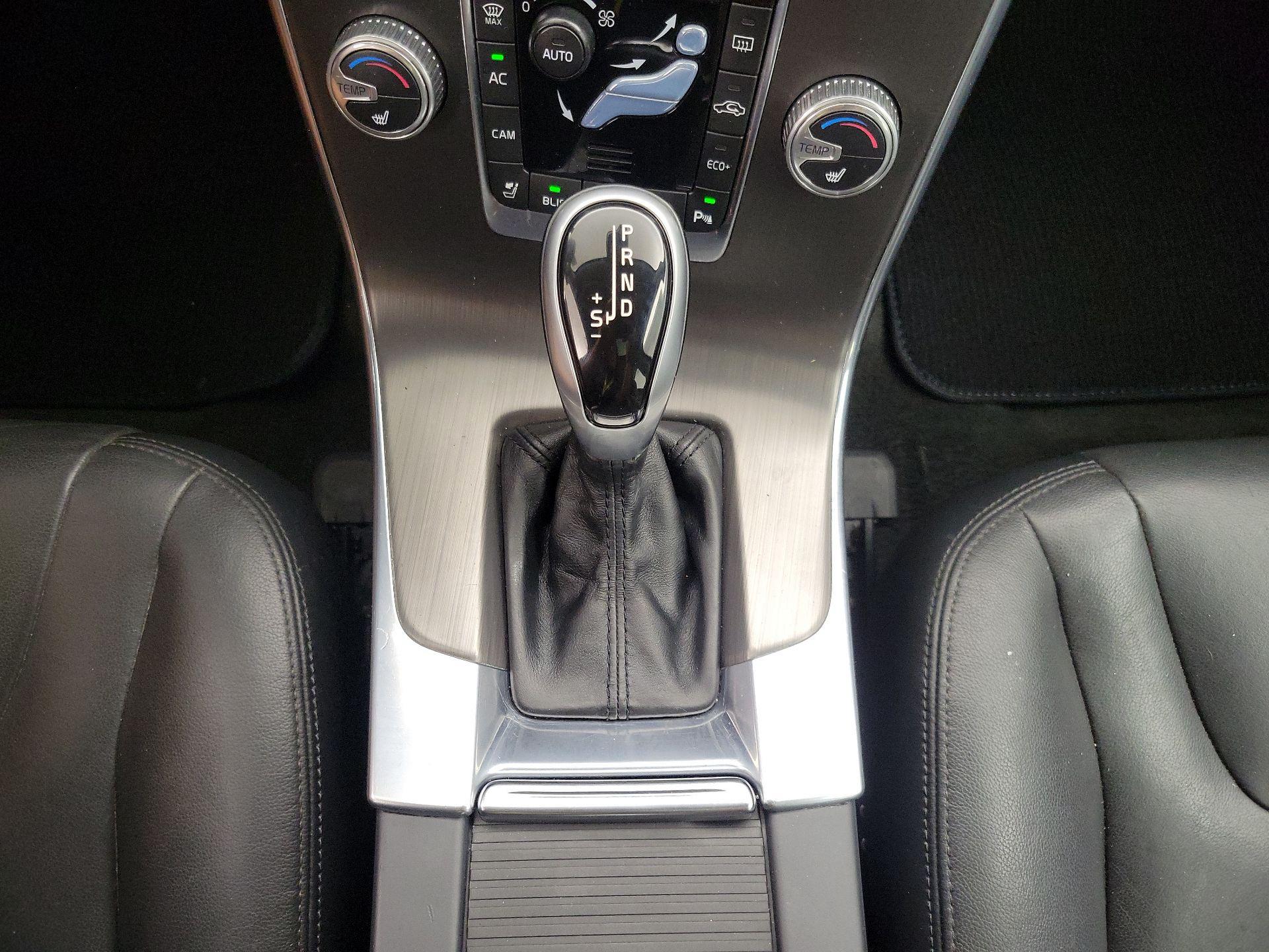 Thumbnail: 2015 Volvo S60 - 18