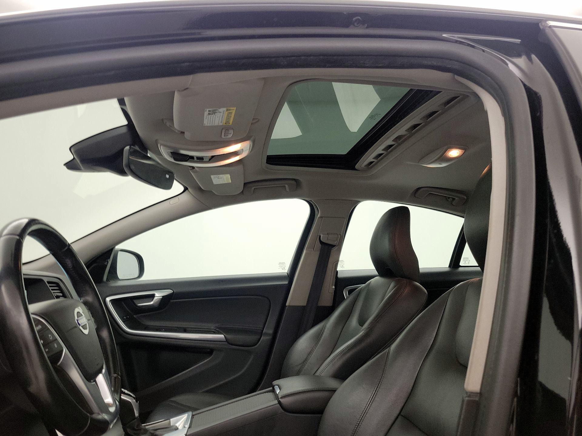 Thumbnail: 2015 Volvo S60 - 20