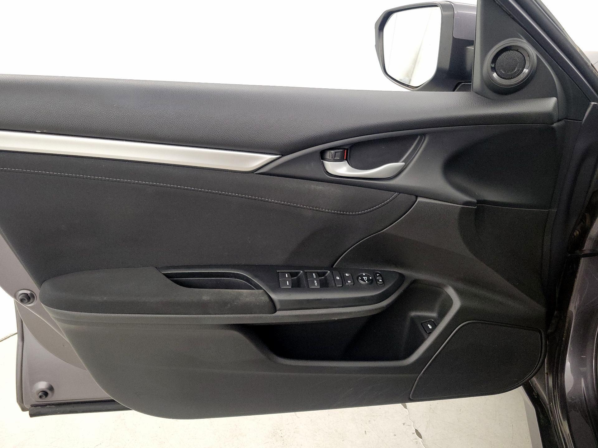 Thumbnail: 2016 Honda Civic - 12