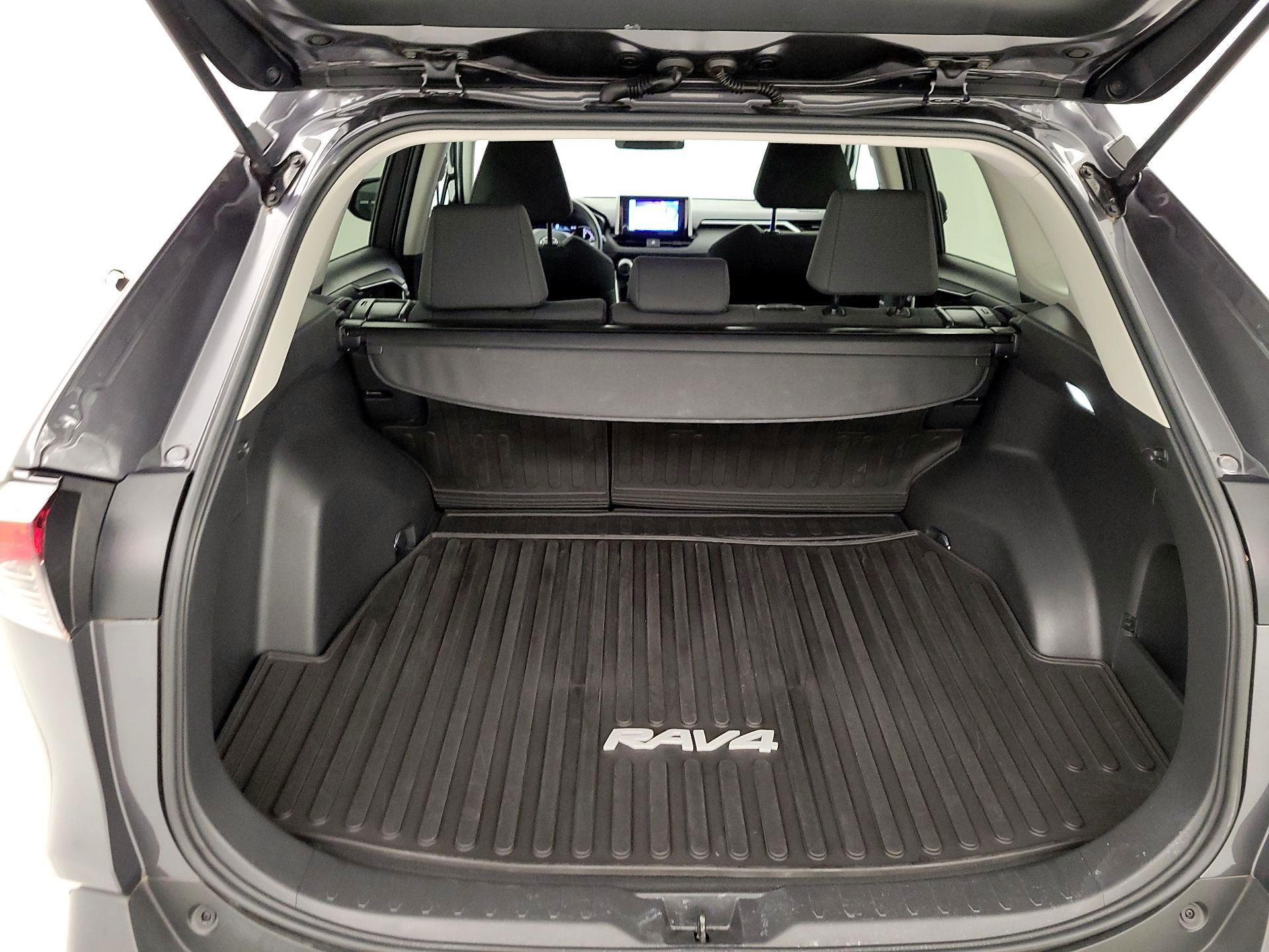 Thumbnail: 2023 Toyota RAV4 - 20