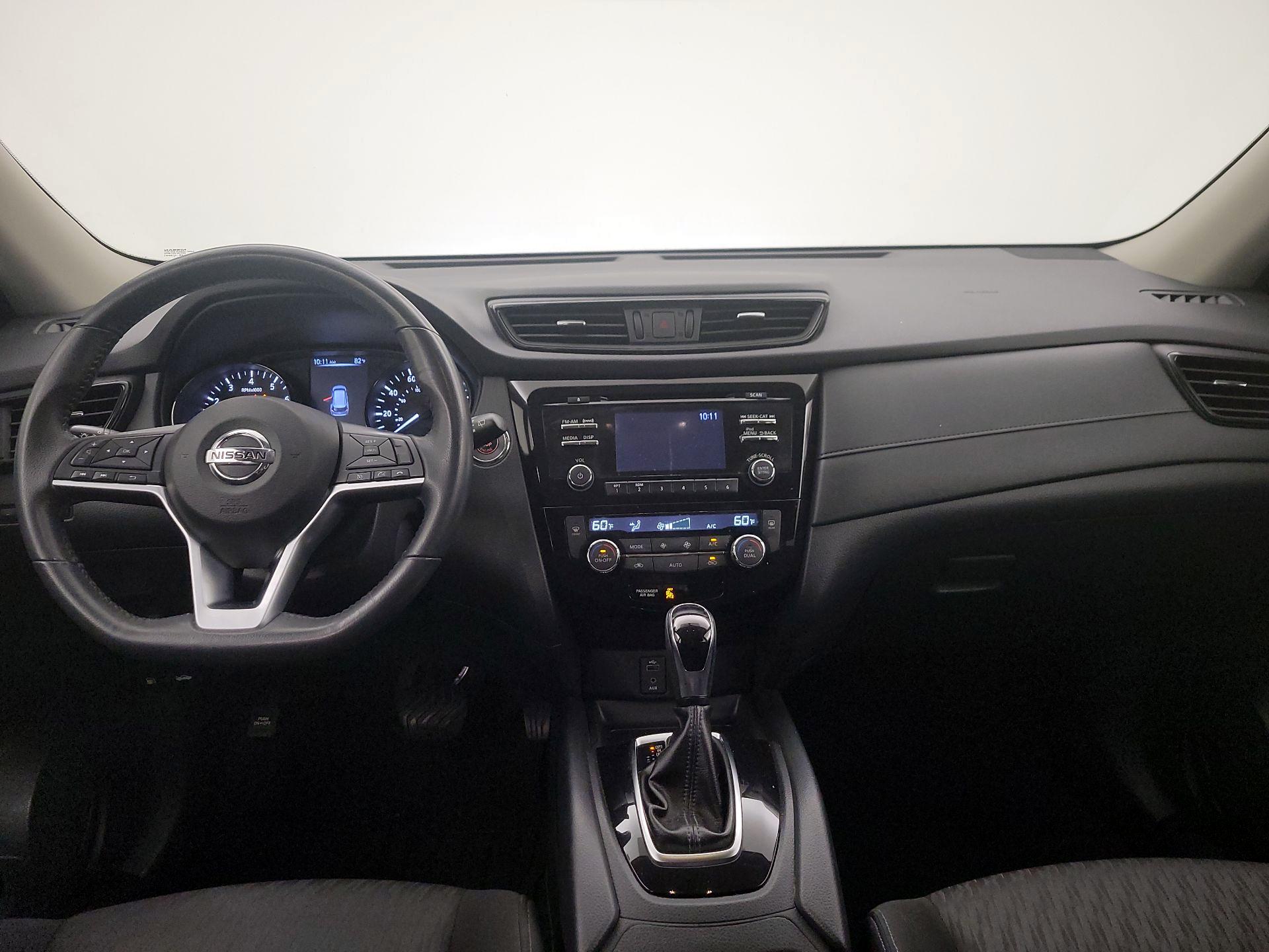 Thumbnail: 2017 Nissan Rogue - 8
