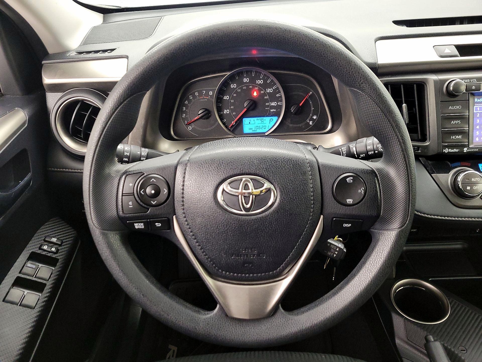 Thumbnail: 2015 Toyota RAV4 - 10