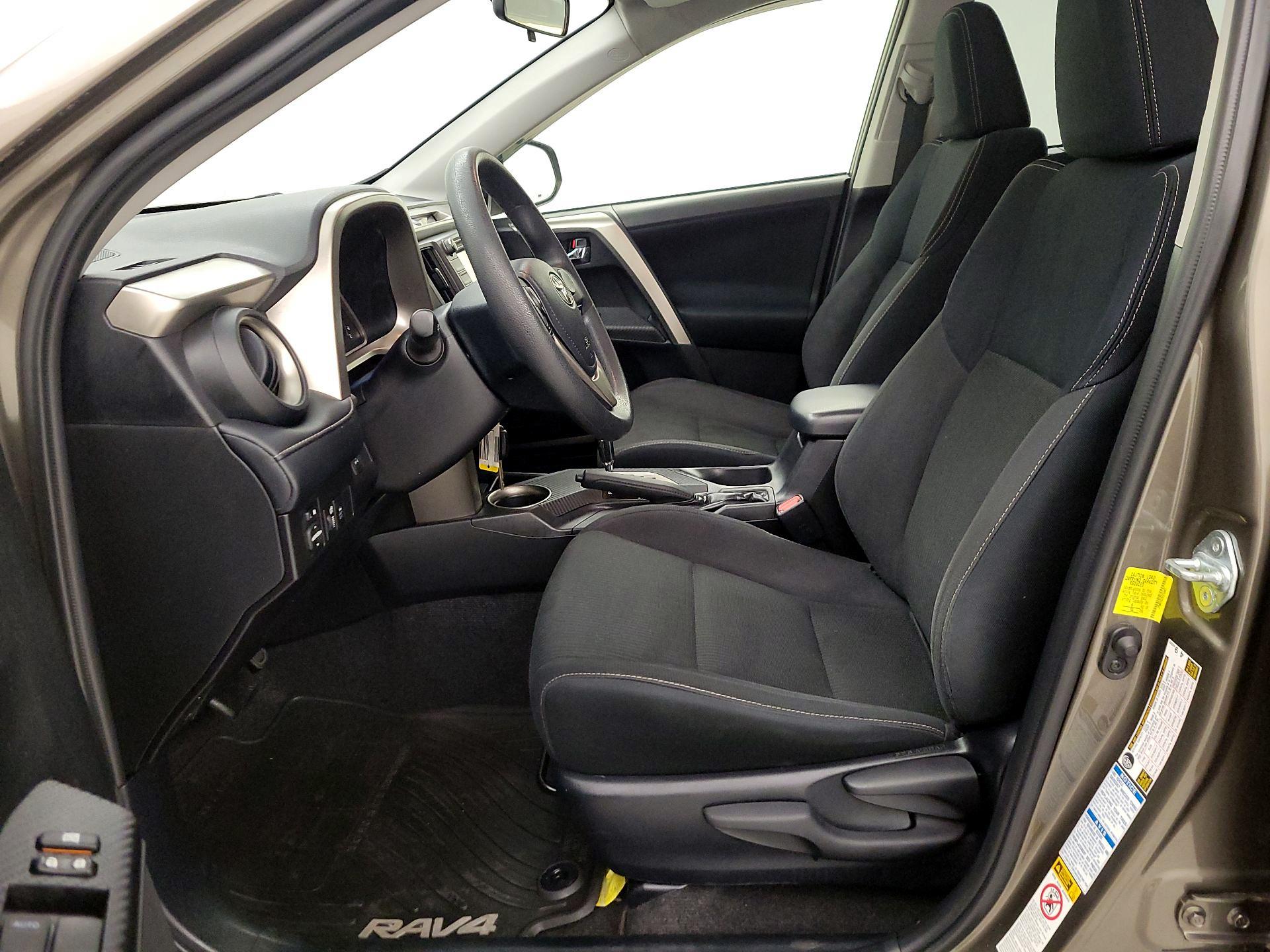 Thumbnail: 2015 Toyota RAV4 - 11