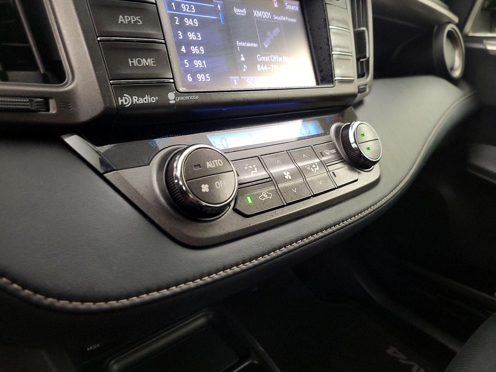 Thumbnail: 2015 Toyota RAV4 - 16