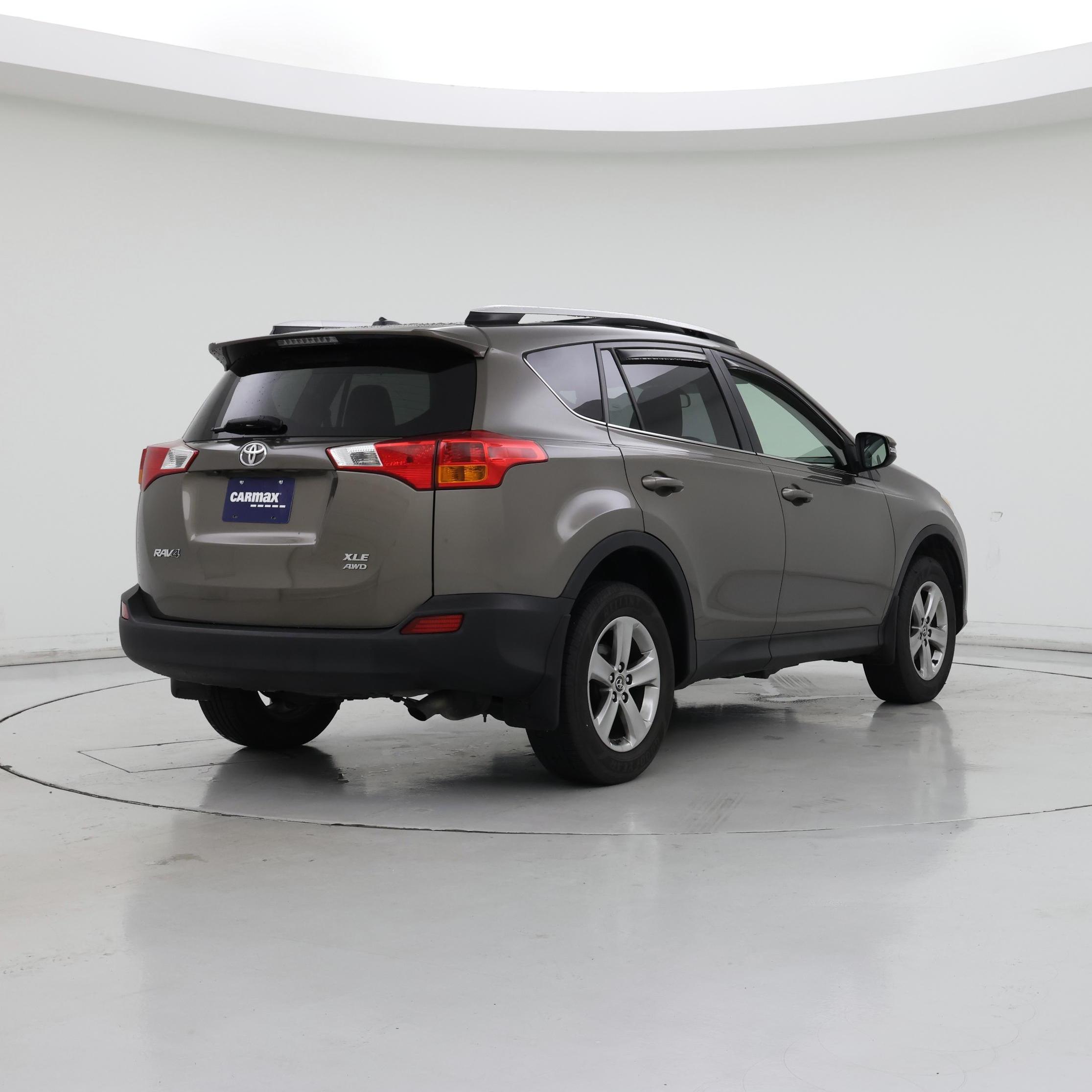 Thumbnail: 2015 Toyota RAV4 - 8
