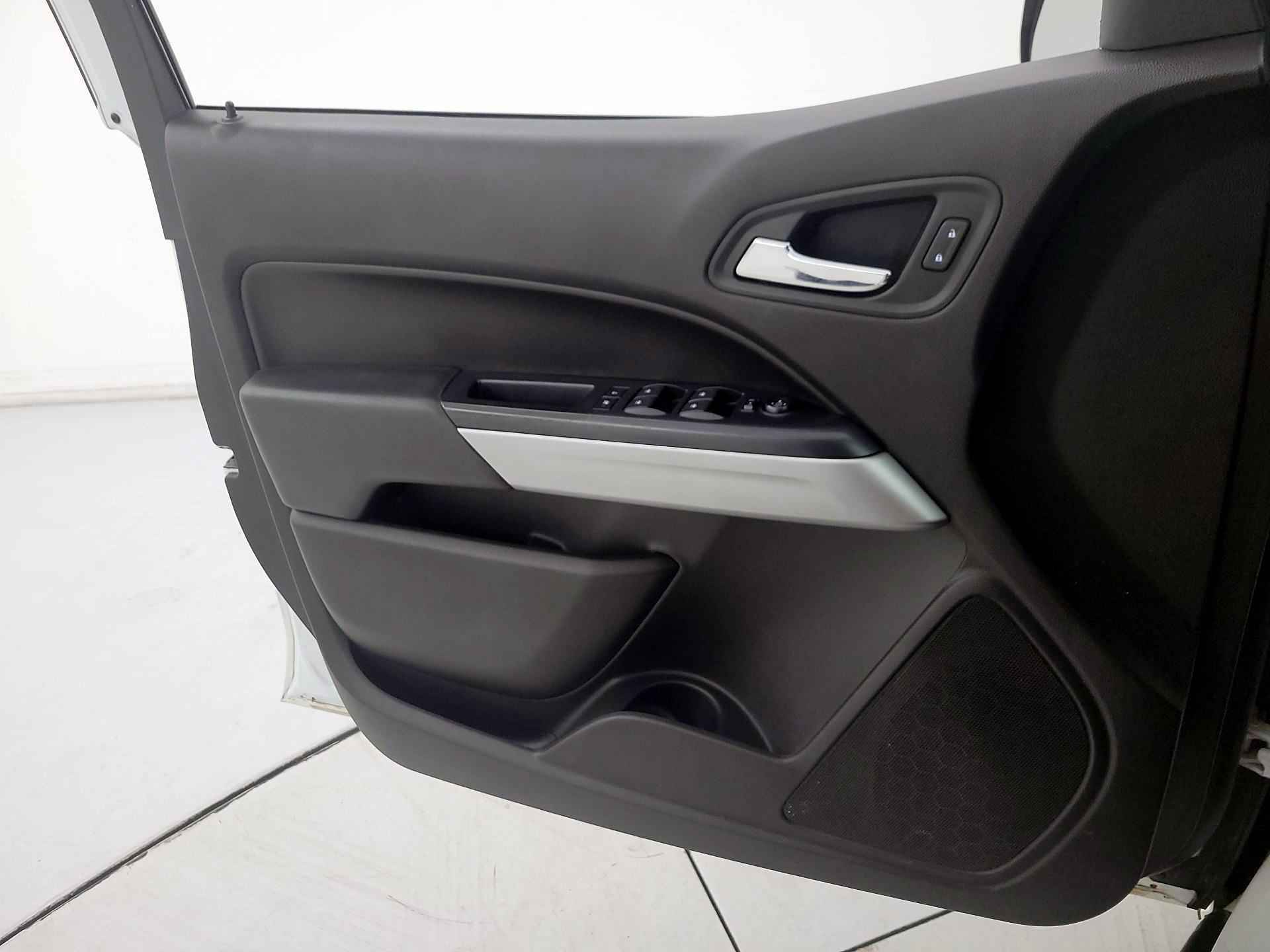 Thumbnail: 2018 Chevrolet Colorado - 12