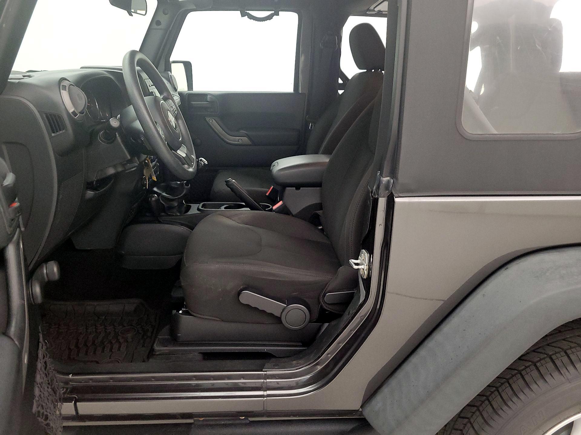 Thumbnail: 2017 Jeep Wrangler - 11