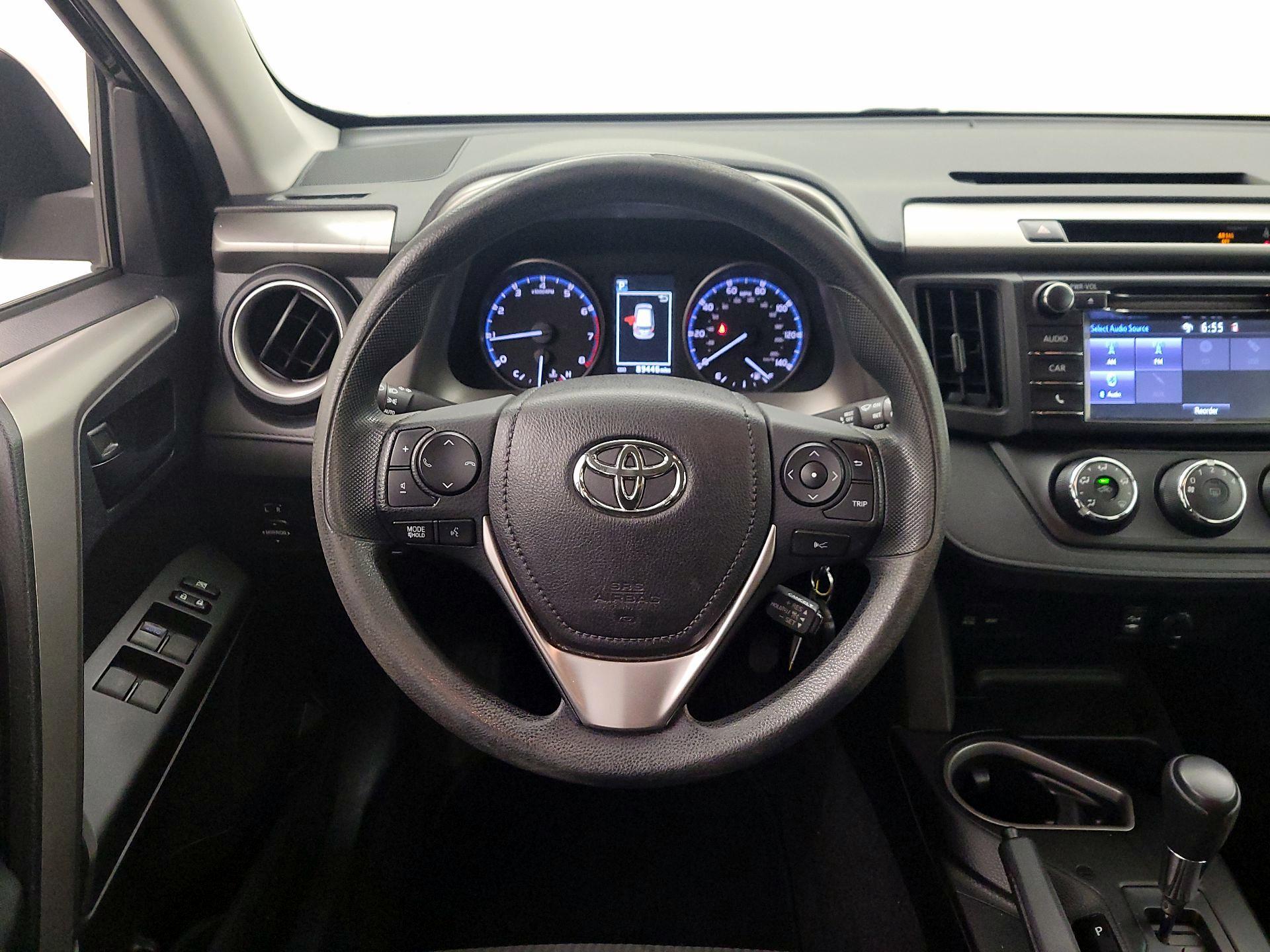 Thumbnail: 2017 Toyota RAV4 - 10