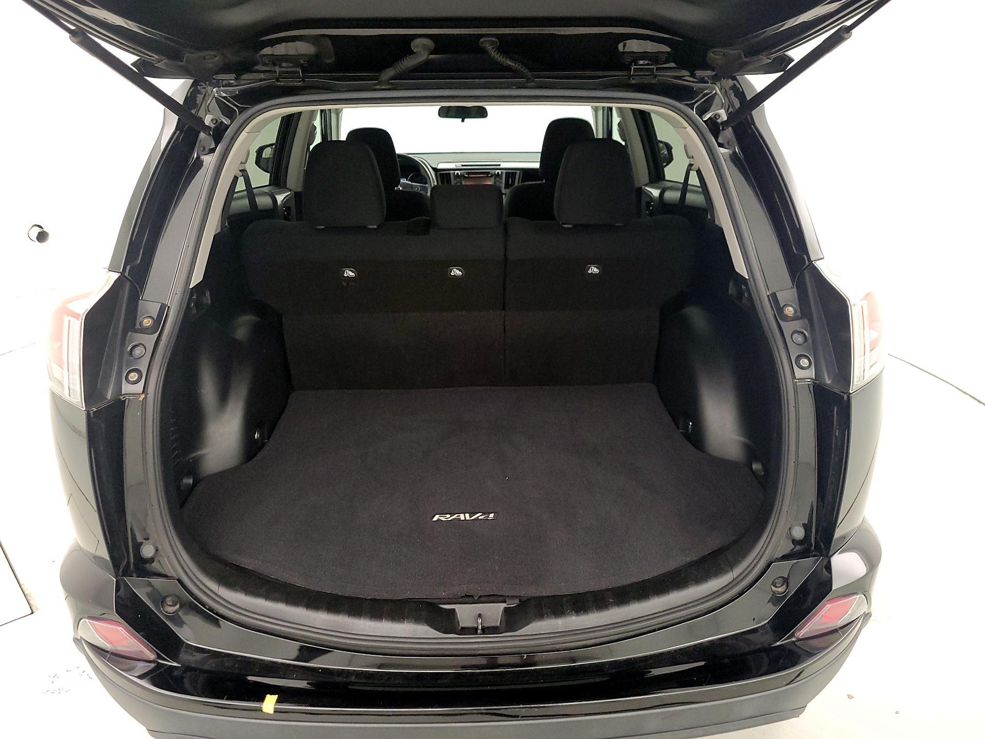 Thumbnail: 2017 Toyota RAV4 - 20