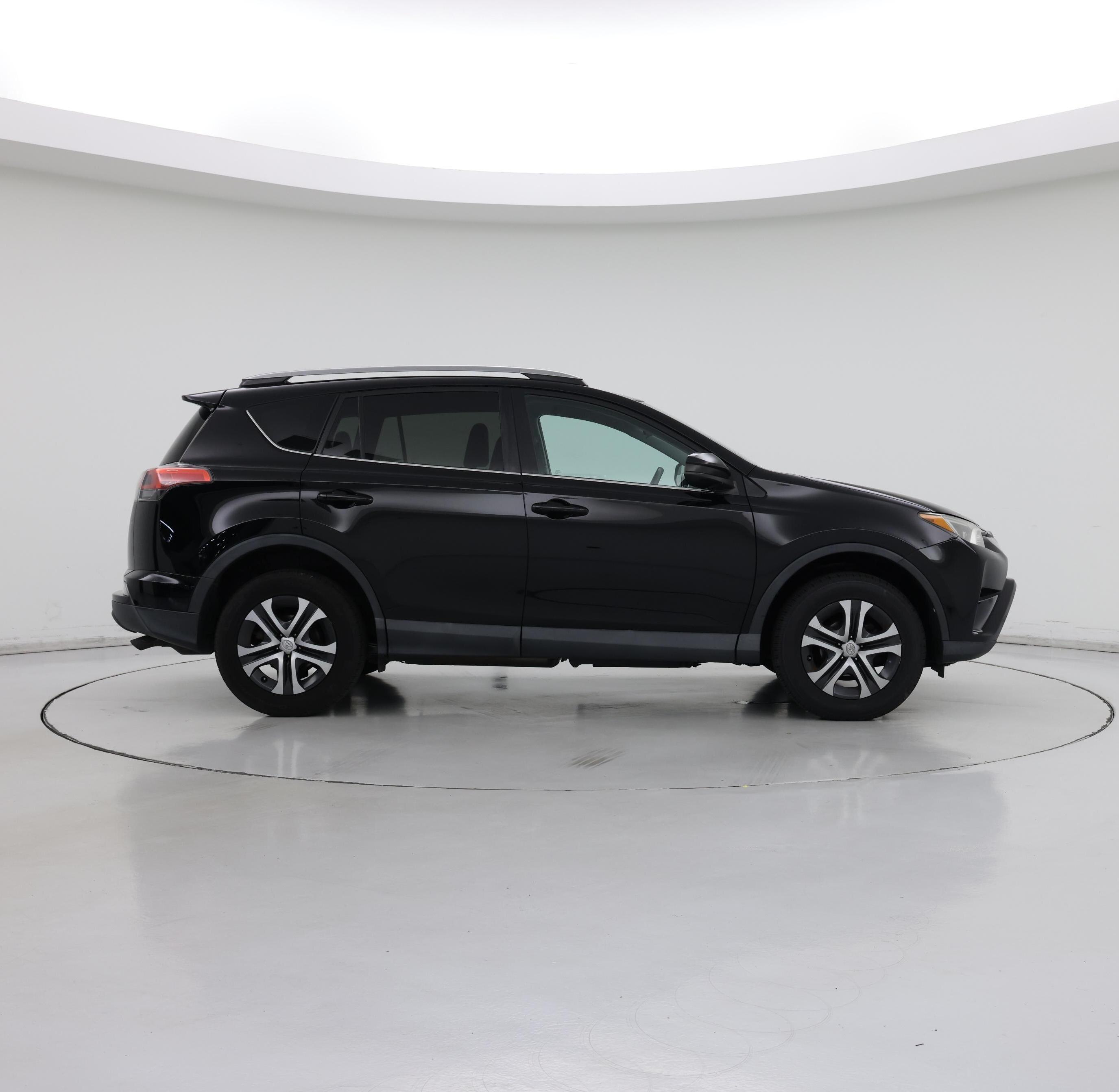 Thumbnail: 2017 Toyota RAV4 - 7