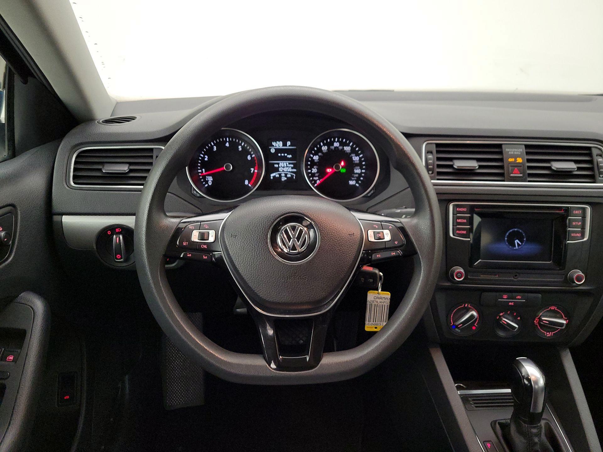 Thumbnail: 2017 Volkswagen Jetta - 10