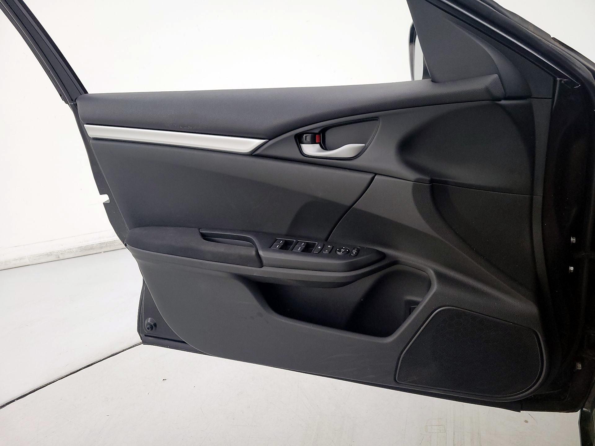Thumbnail: 2016 Honda Civic - 10
