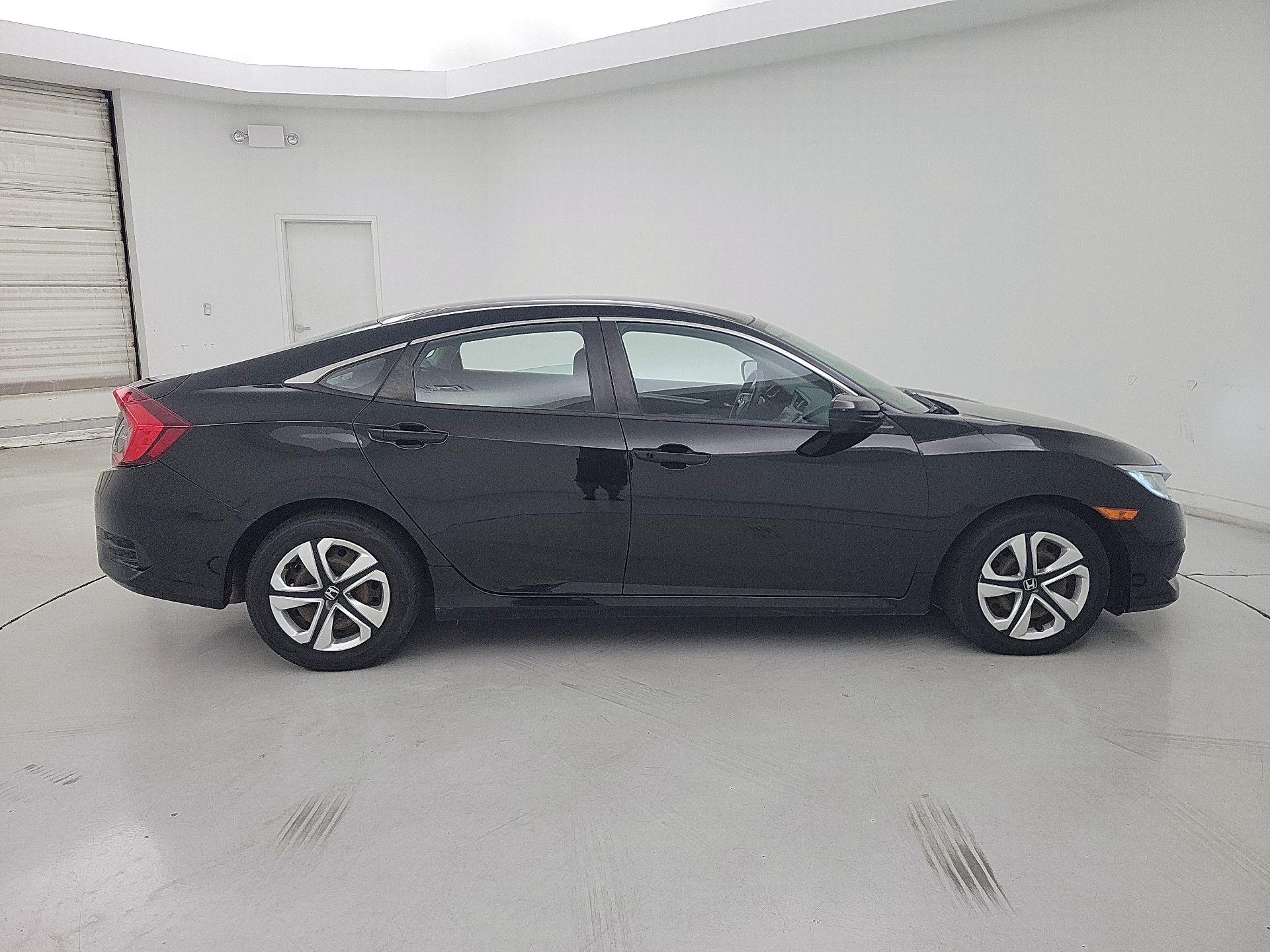 Thumbnail: 2016 Honda Civic - 4
