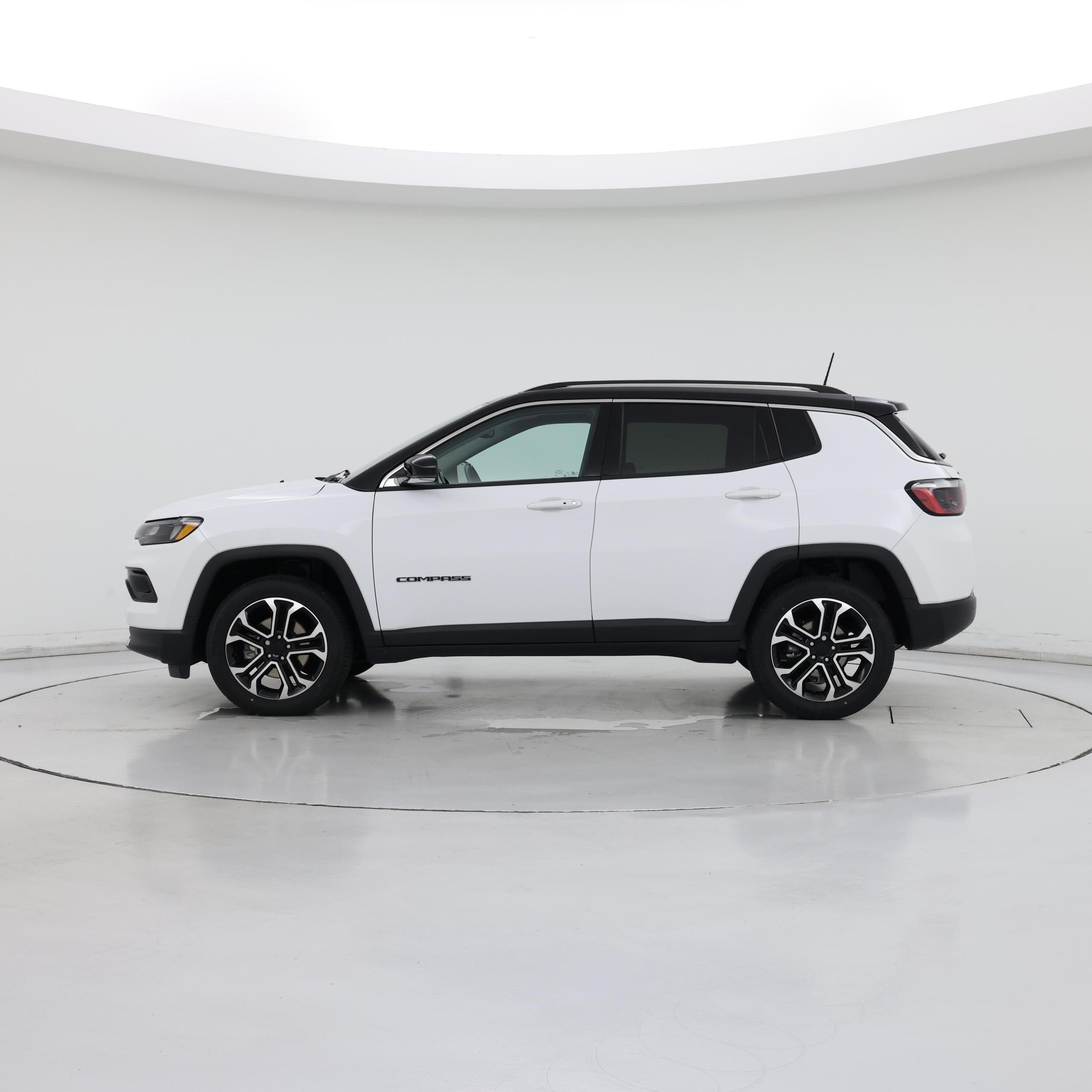 Thumbnail: 2022 Jeep Compass - 3