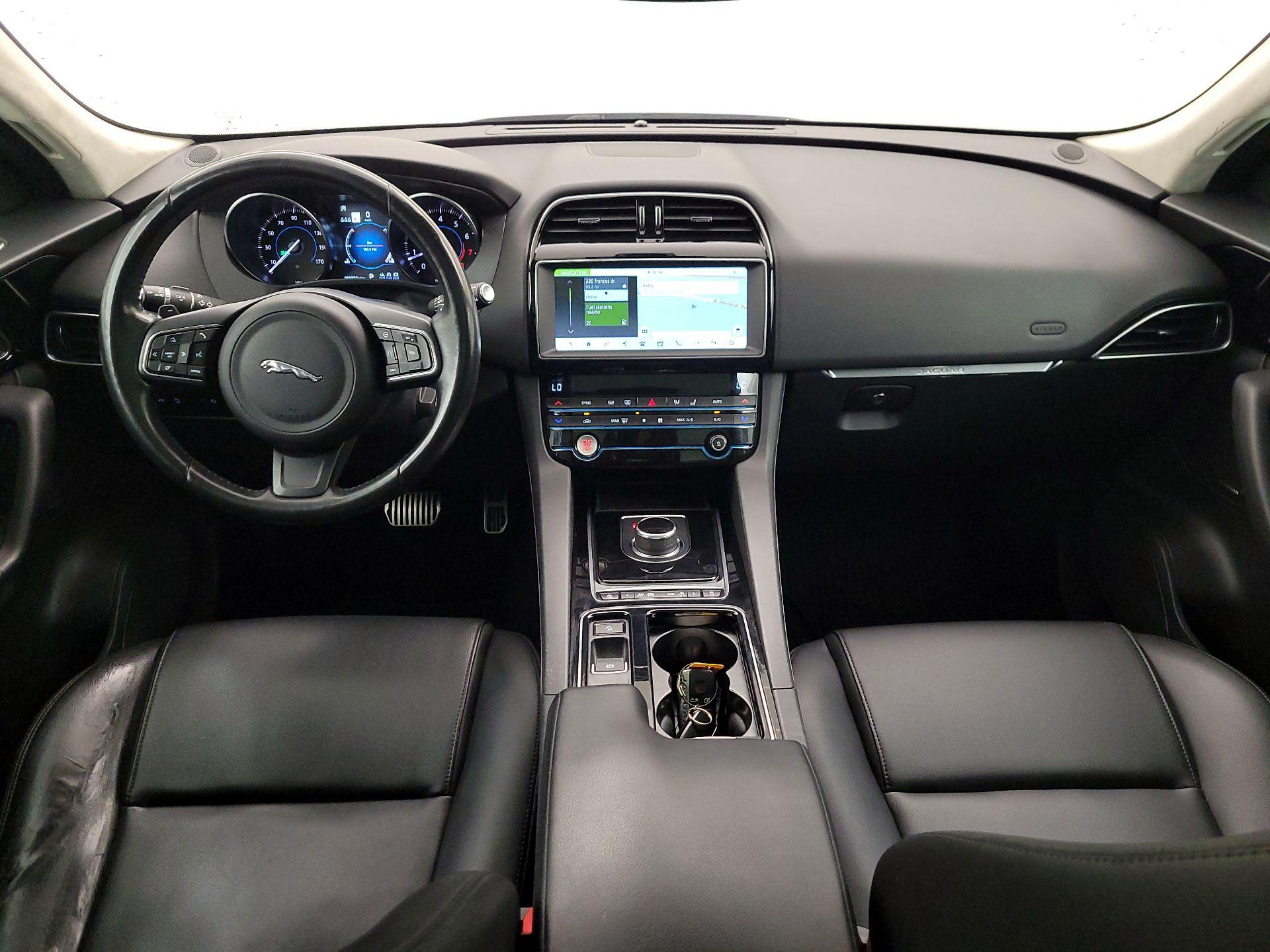 Thumbnail: 2019 Jaguar F-Pace - 9