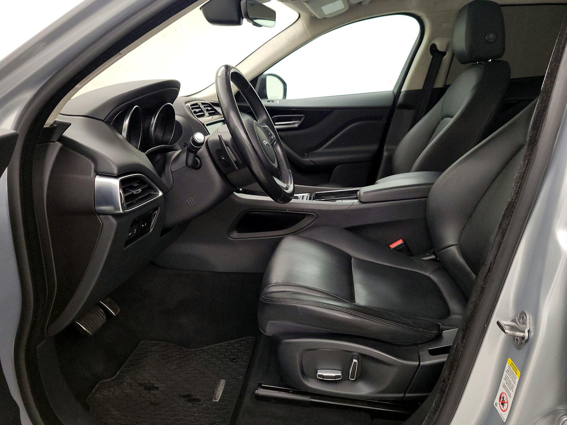 Thumbnail: 2019 Jaguar F-Pace - 11