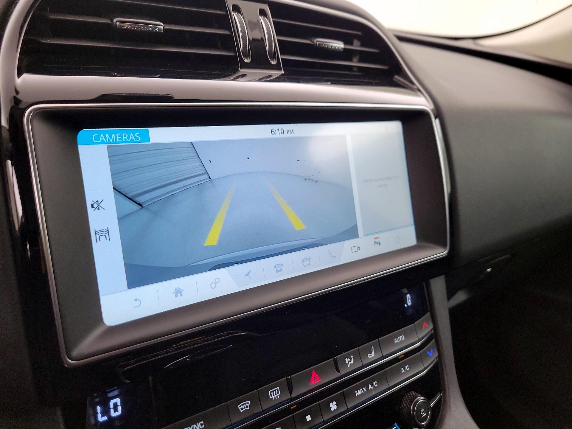 Thumbnail: 2019 Jaguar F-Pace - 15