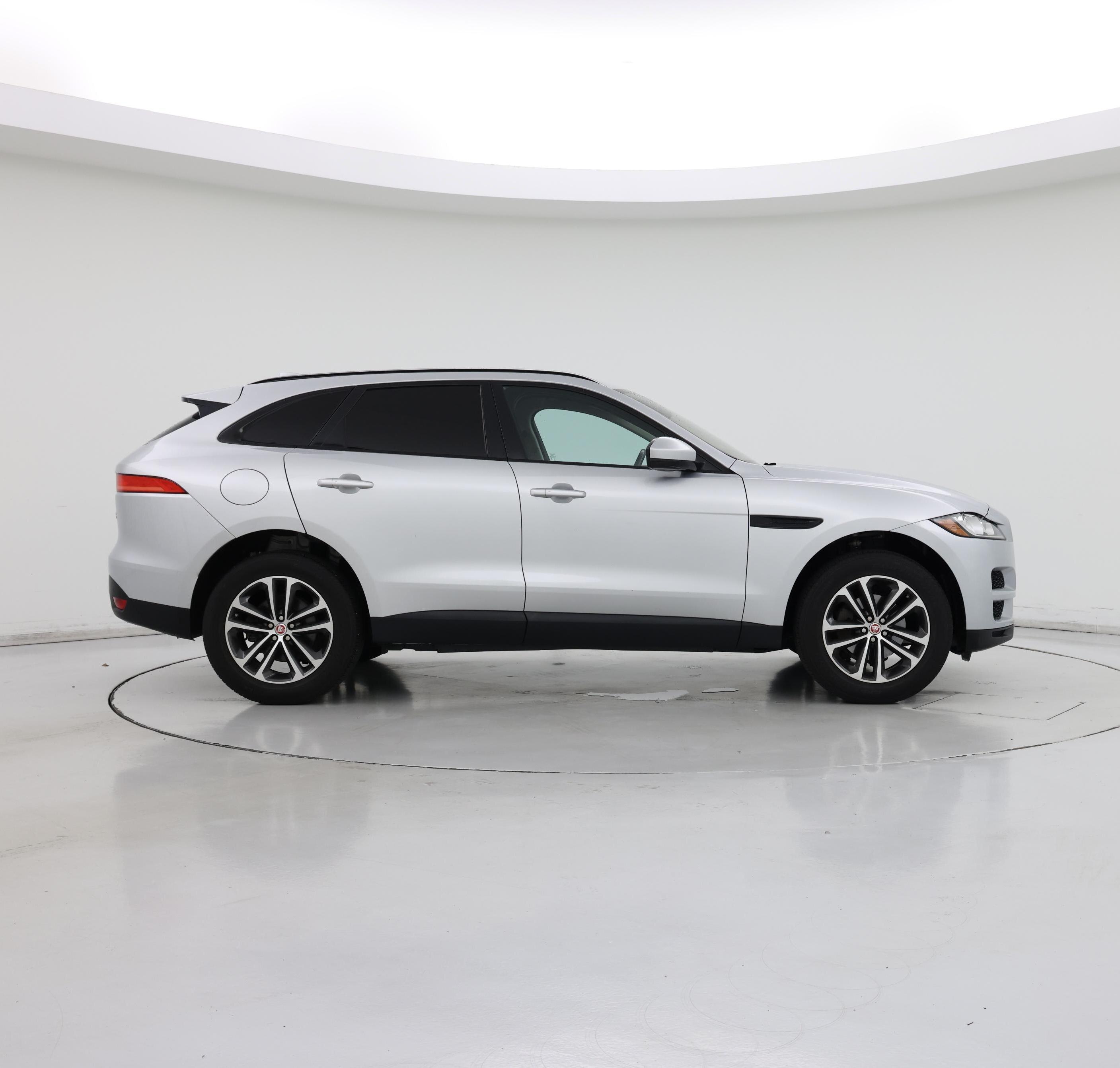 Thumbnail: 2019 Jaguar F-Pace - 7