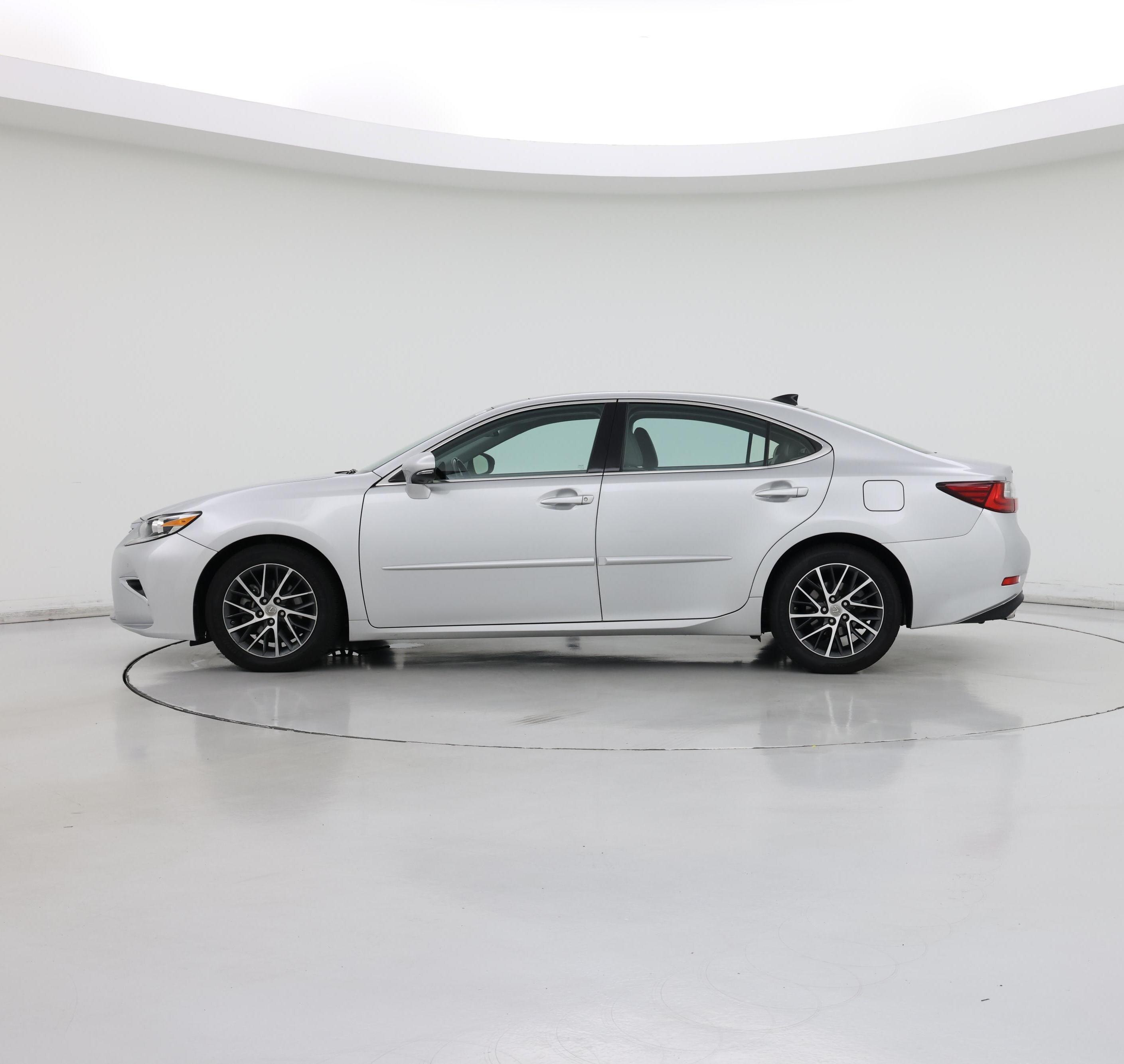 Thumbnail: 2016 Lexus ES - 3