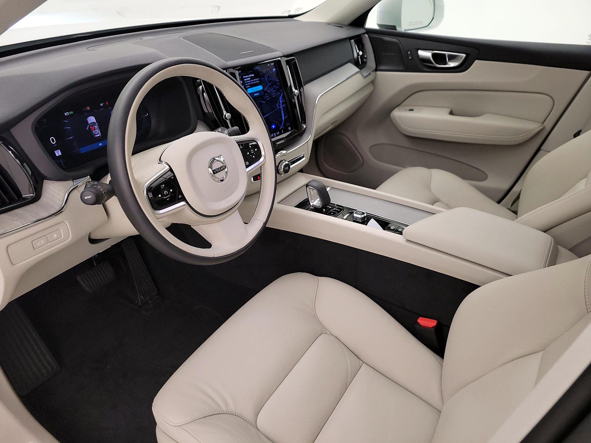 Thumbnail: 2023 Volvo XC60 - 11