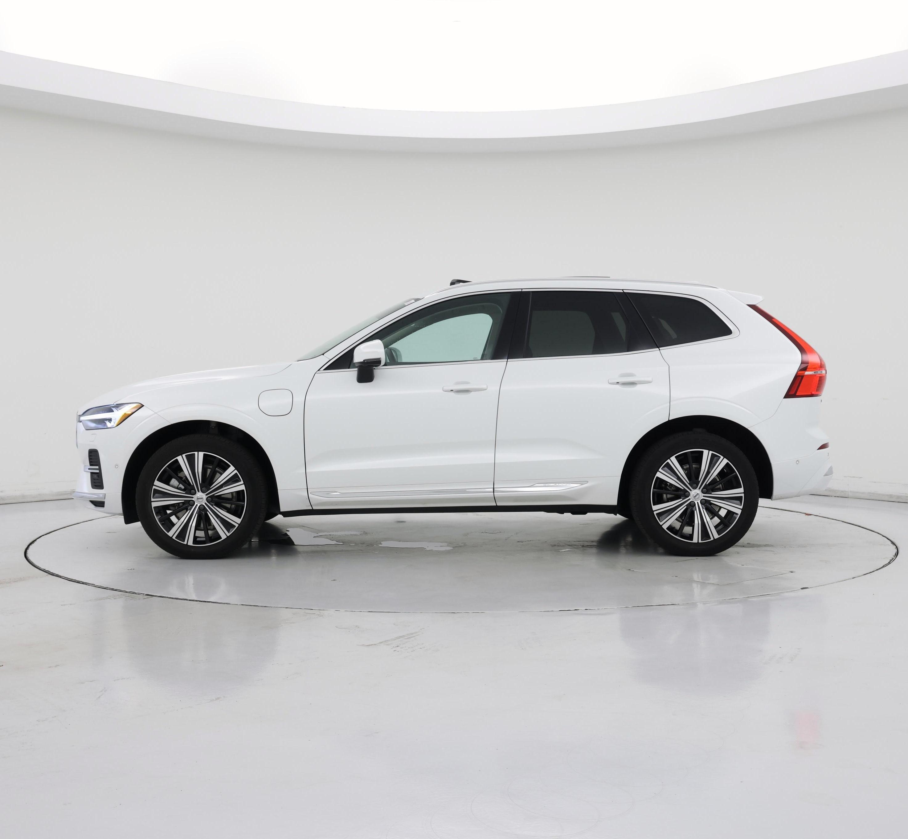 Thumbnail: 2023 Volvo XC60 - 3