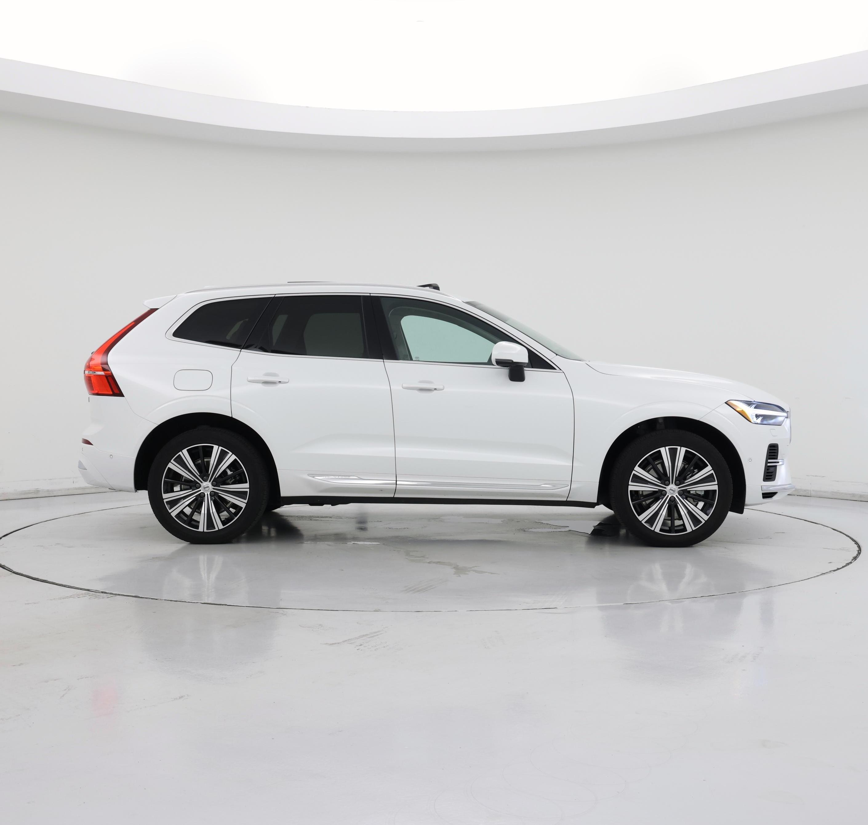 Thumbnail: 2023 Volvo XC60 - 7