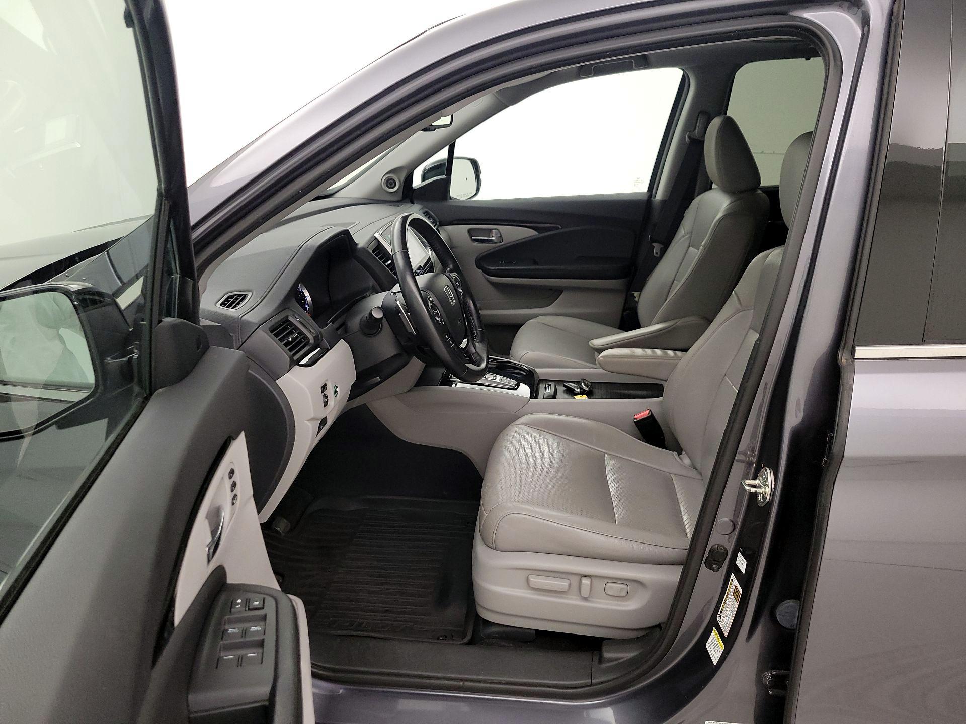 Thumbnail: 2016 Honda Pilot - 11
