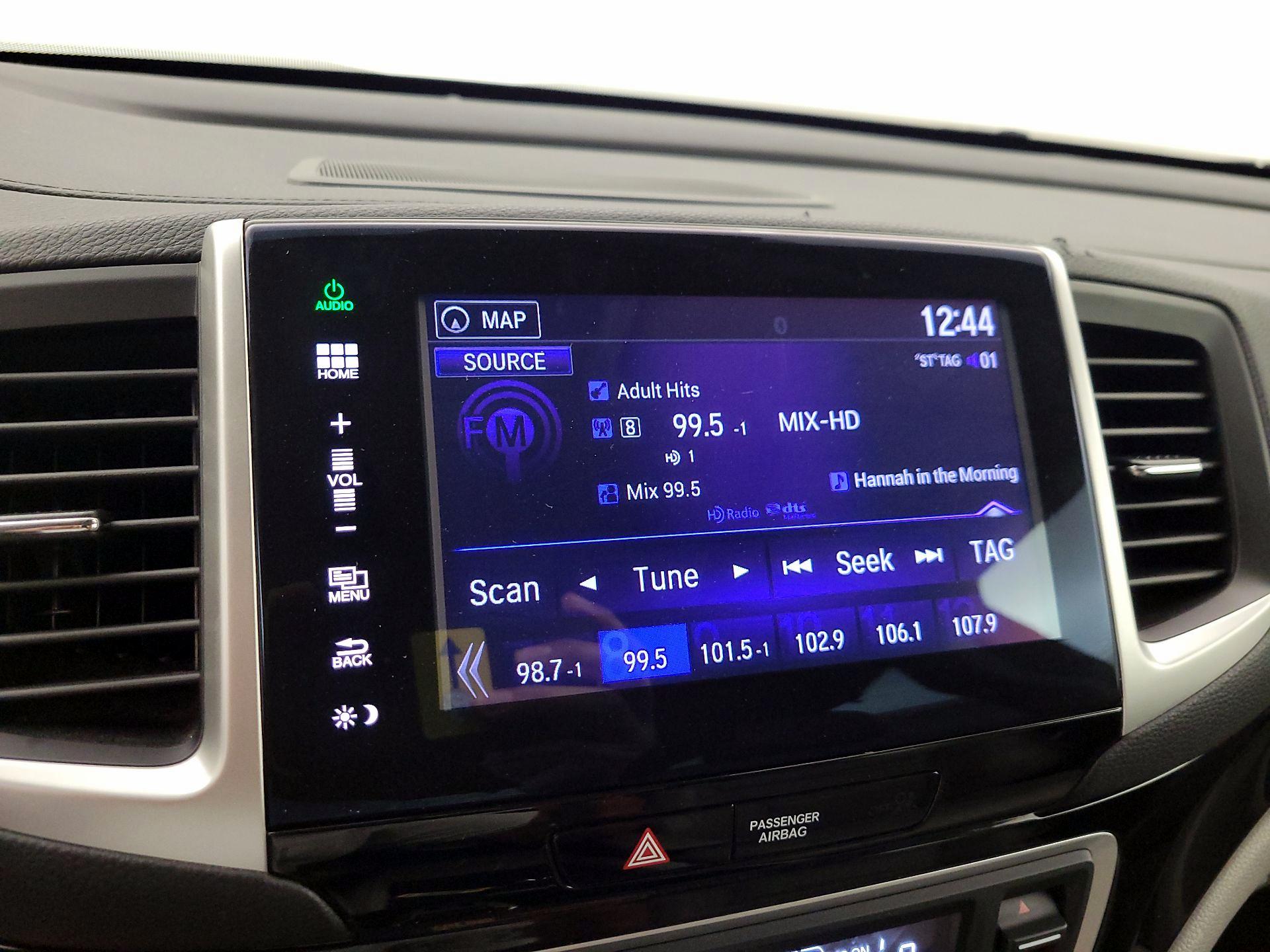 Thumbnail: 2016 Honda Pilot - 16