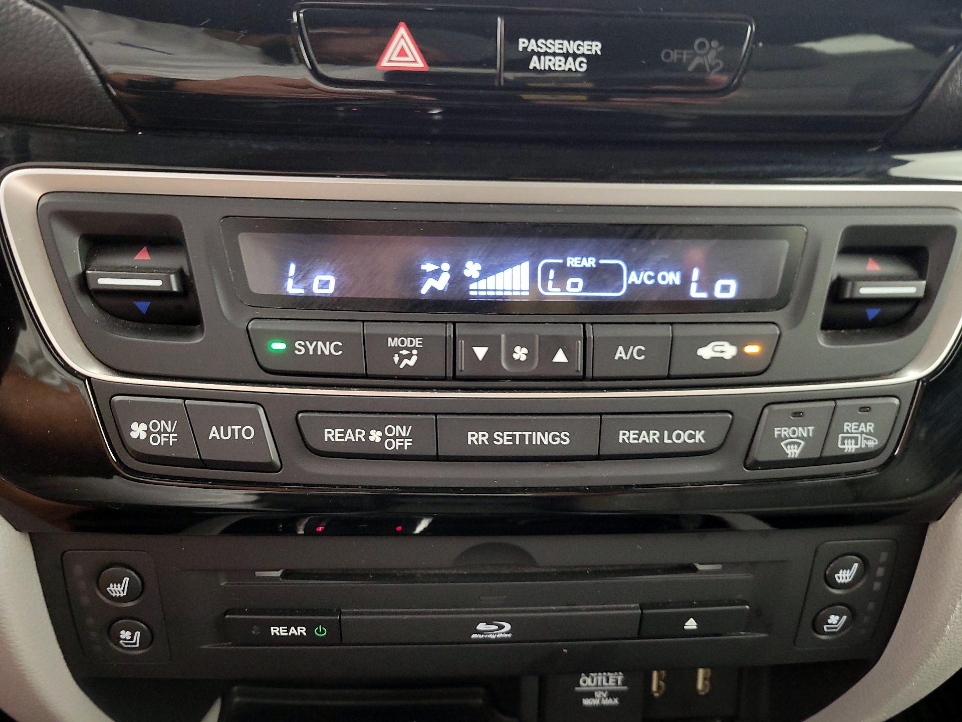 Thumbnail: 2016 Honda Pilot - 17