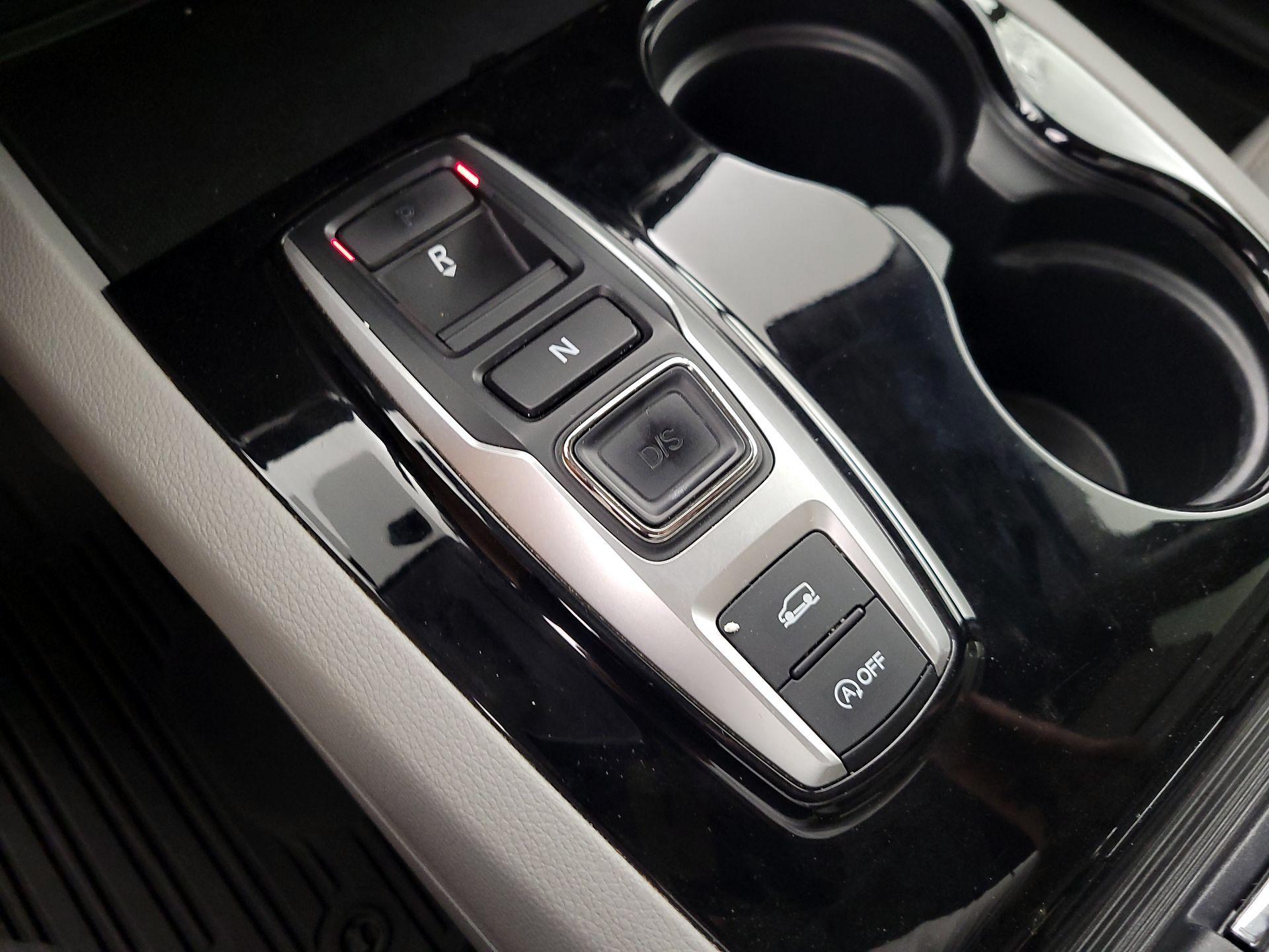 Thumbnail: 2016 Honda Pilot - 18