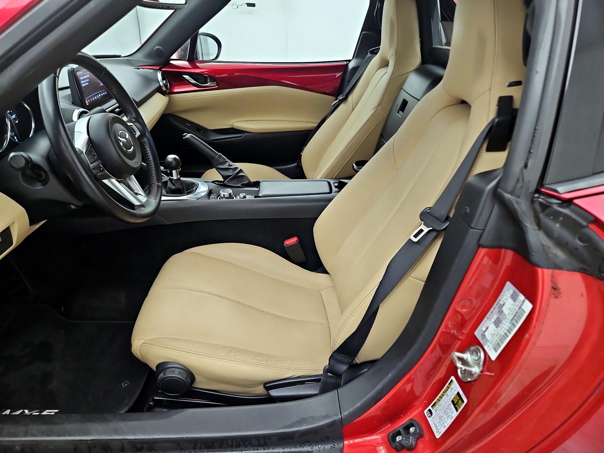 Thumbnail: 2019 Mazda MX-5 Miata - 11