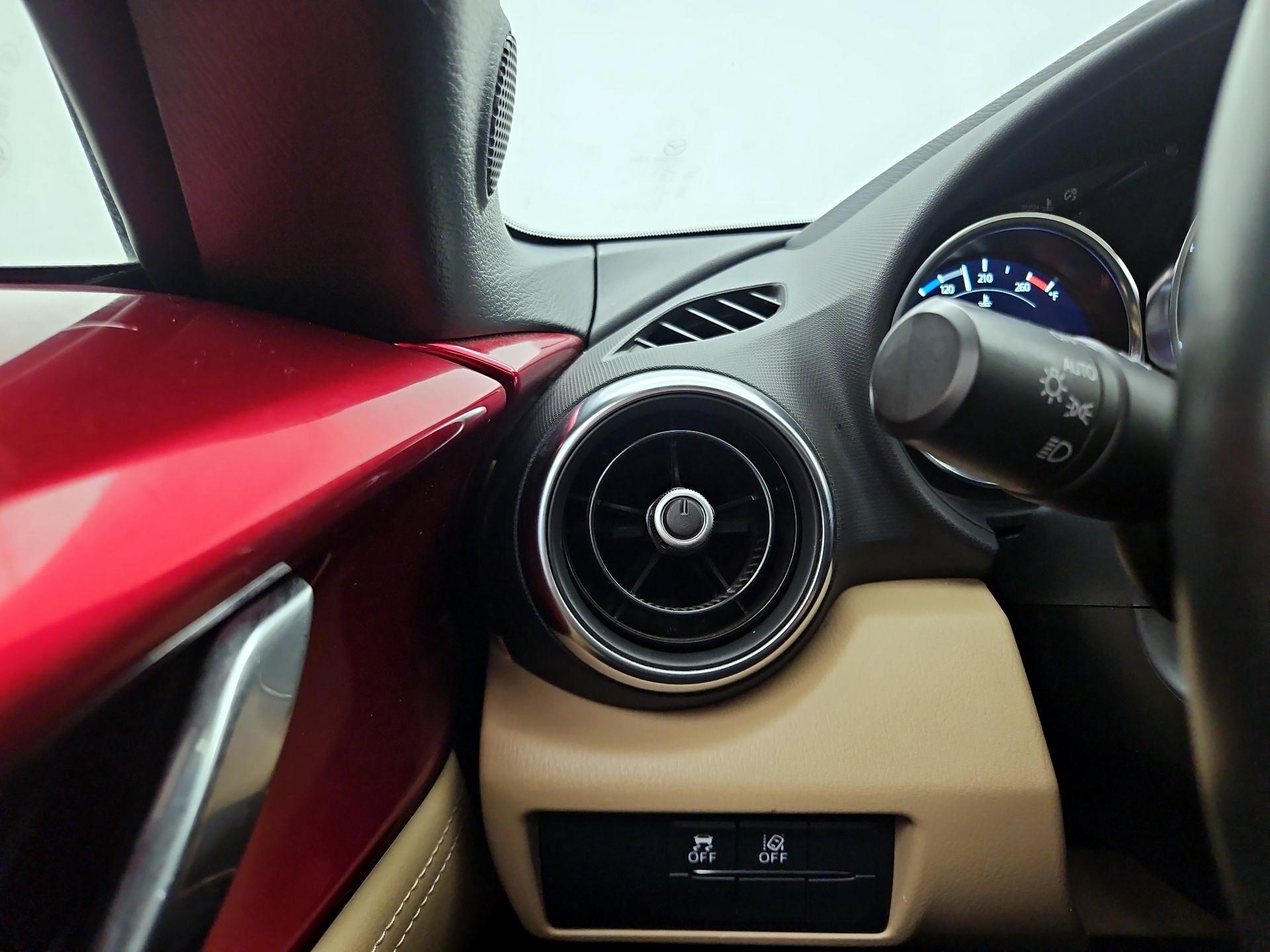 Thumbnail: 2019 Mazda MX-5 Miata - 13