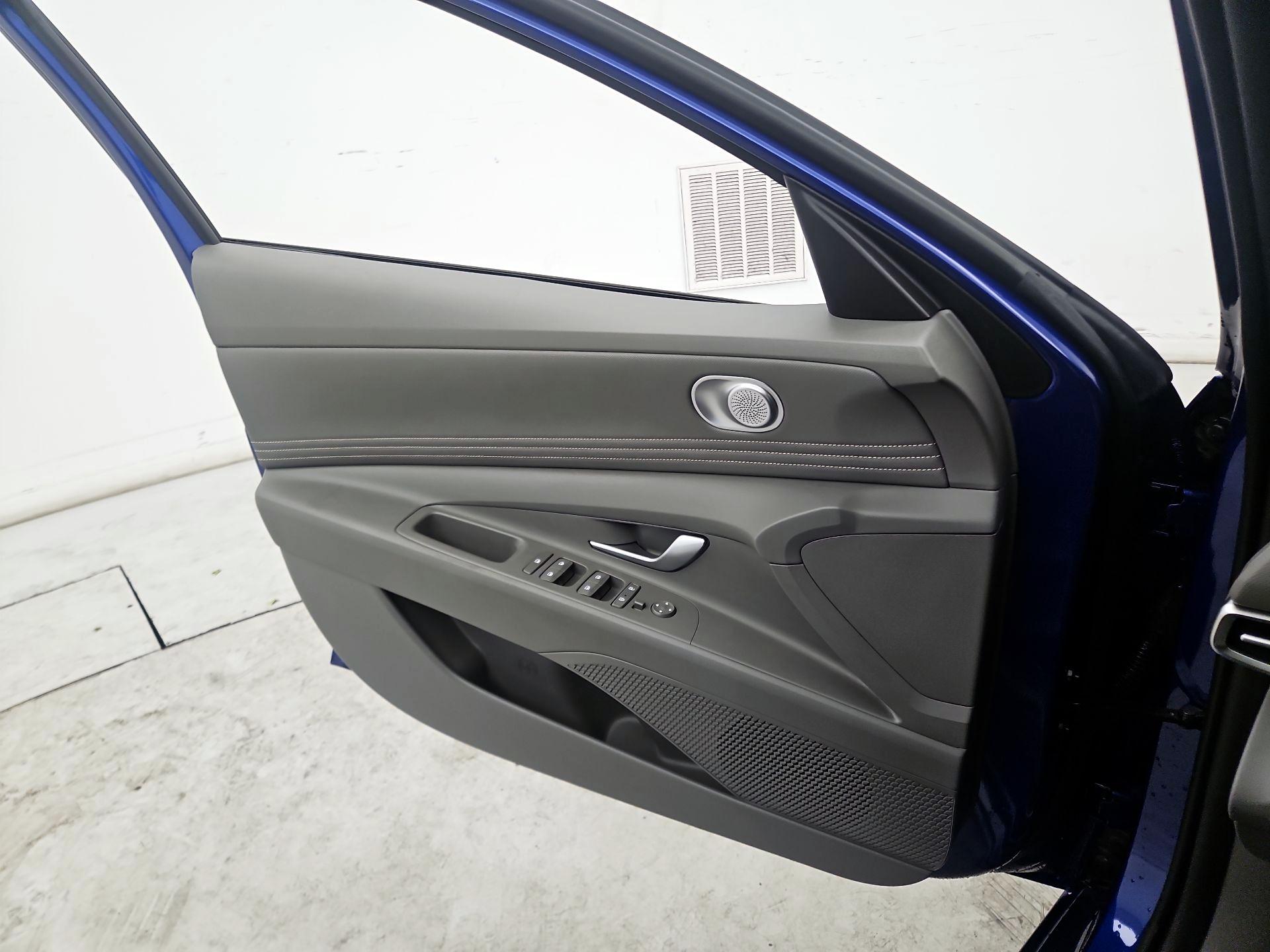 Thumbnail: 2023 Hyundai Elantra - 12