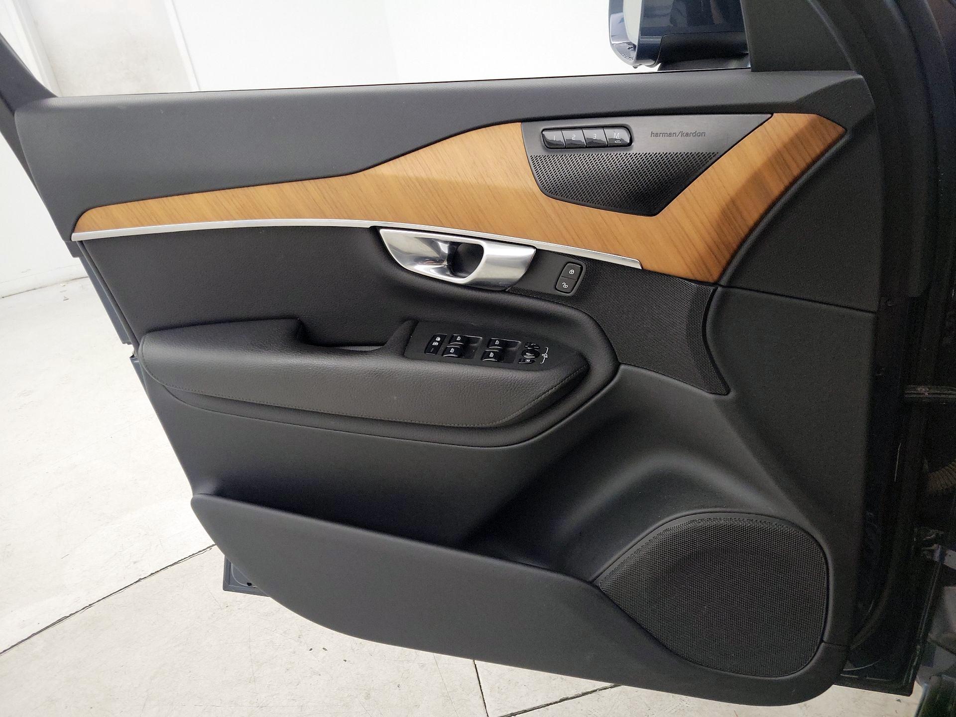 Thumbnail: 2021 Volvo XC90 - 12