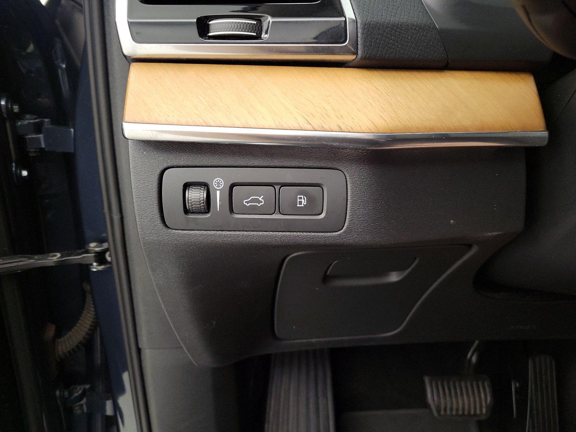 Thumbnail: 2021 Volvo XC90 - 13