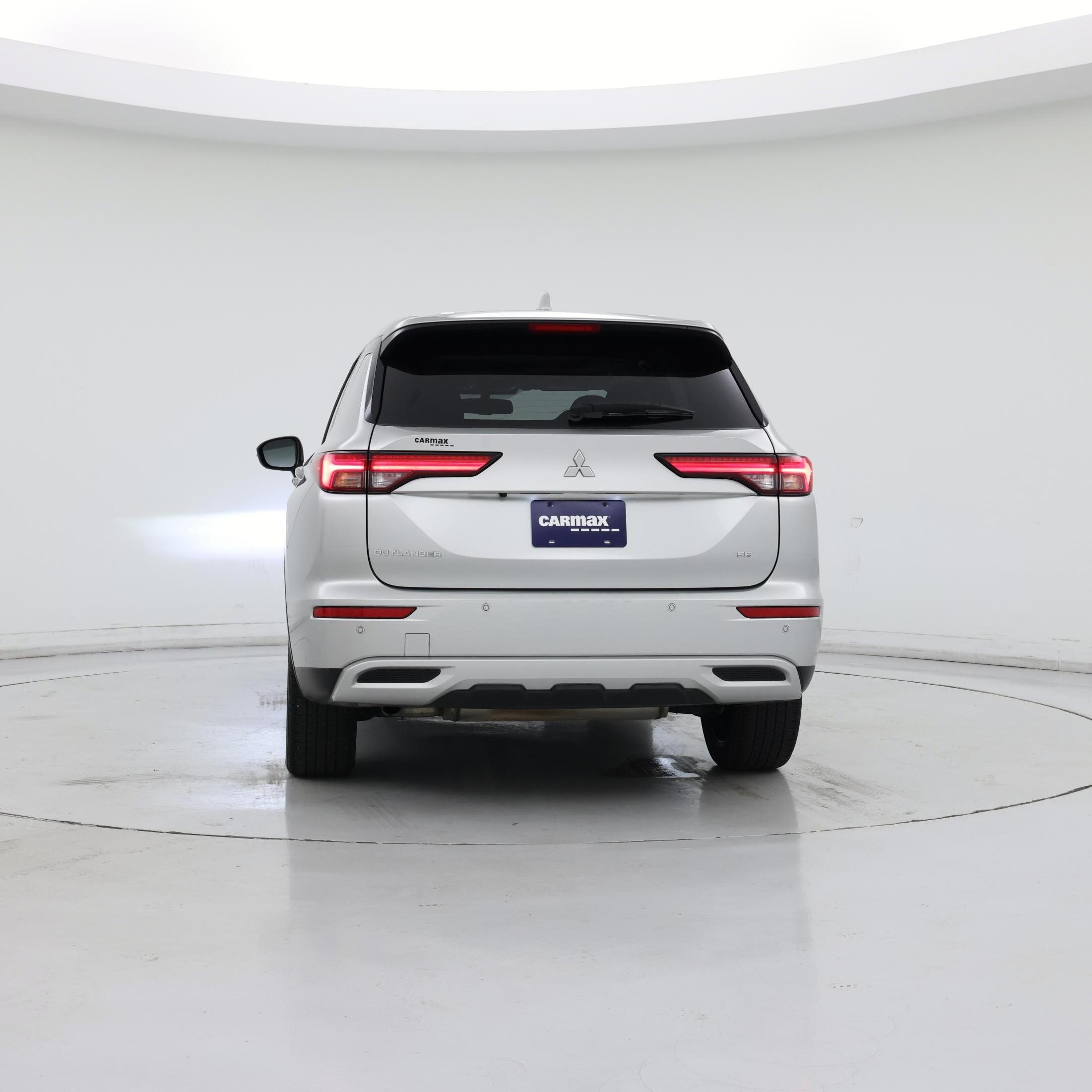 Thumbnail: 2023 Mitsubishi Outlander - 6
