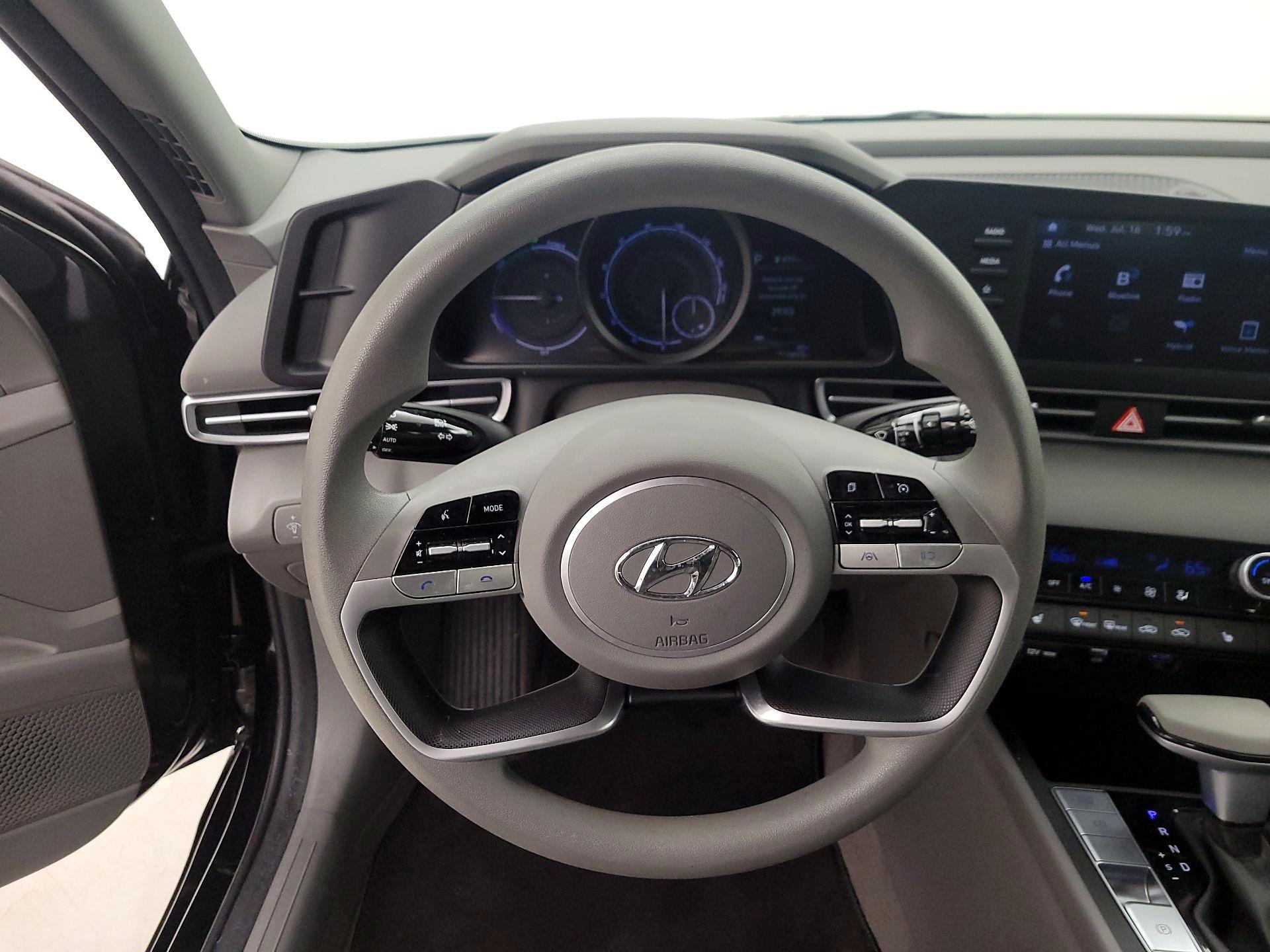 Thumbnail: 2023 Hyundai Elantra - 10