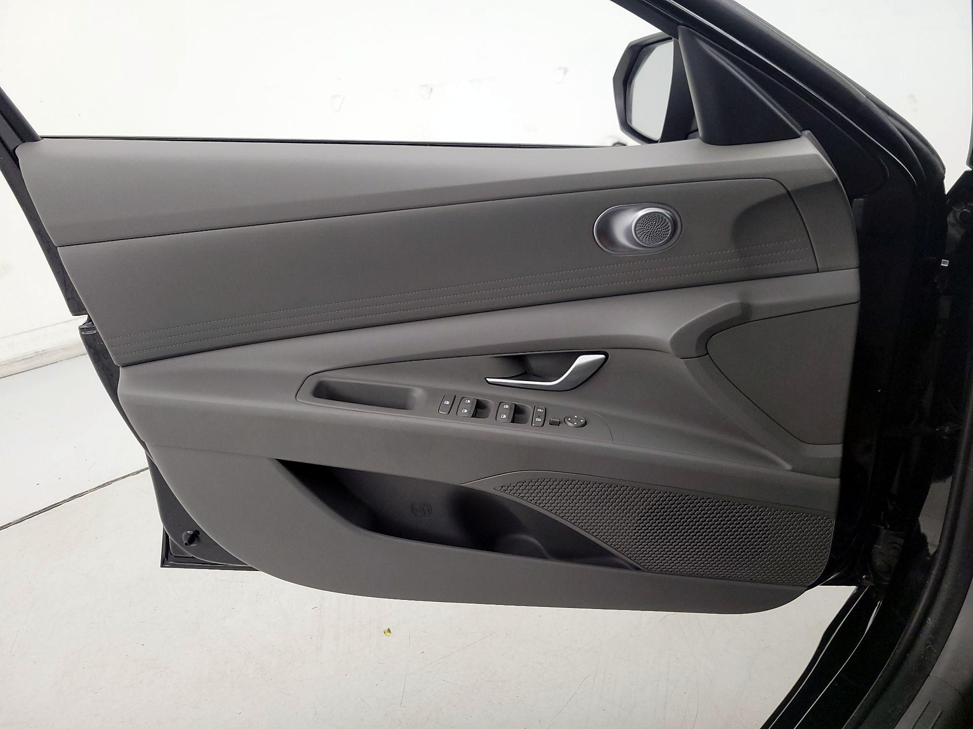 Thumbnail: 2023 Hyundai Elantra - 12