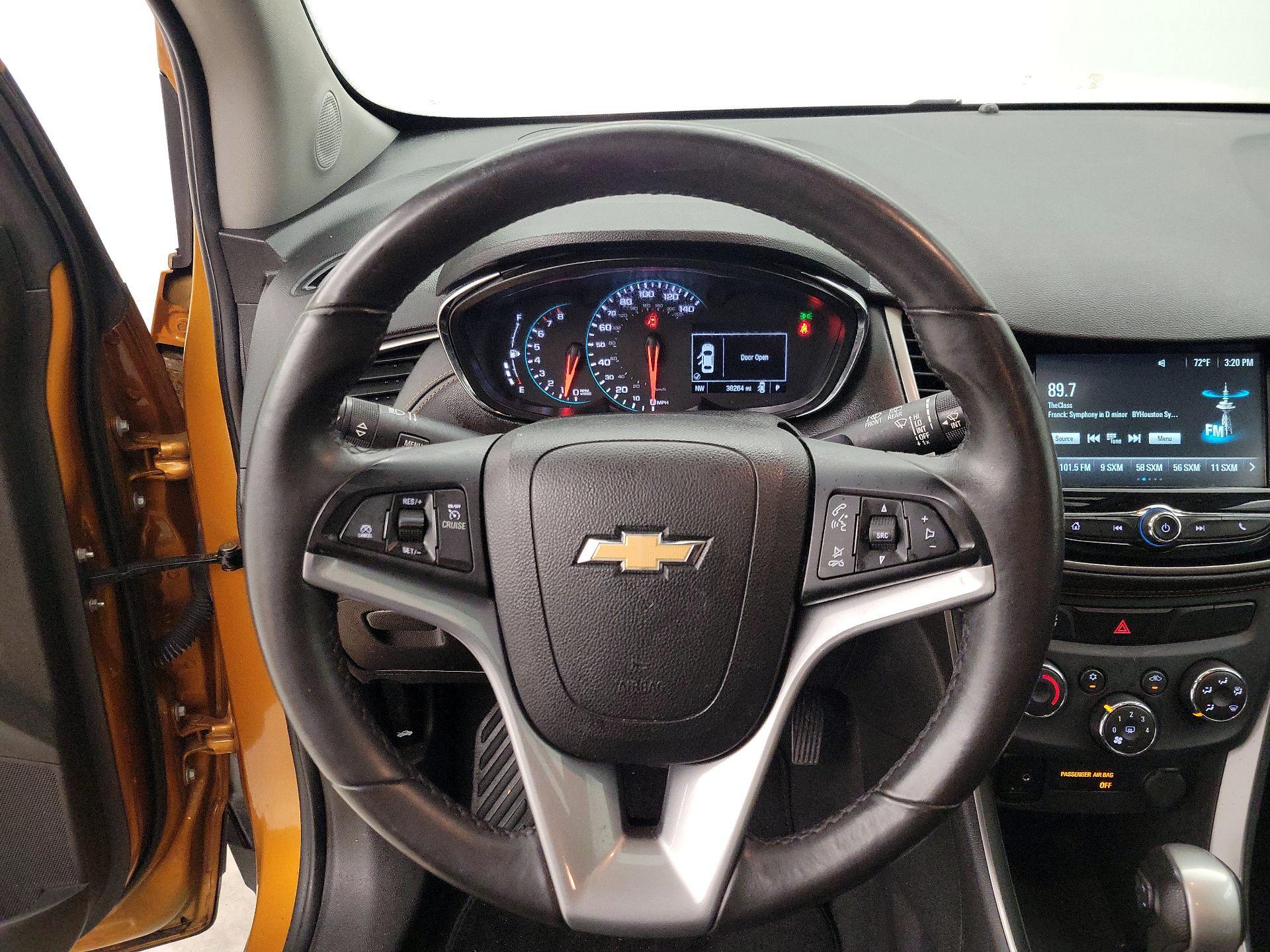 Thumbnail: 2017 Chevrolet Trax - 10
