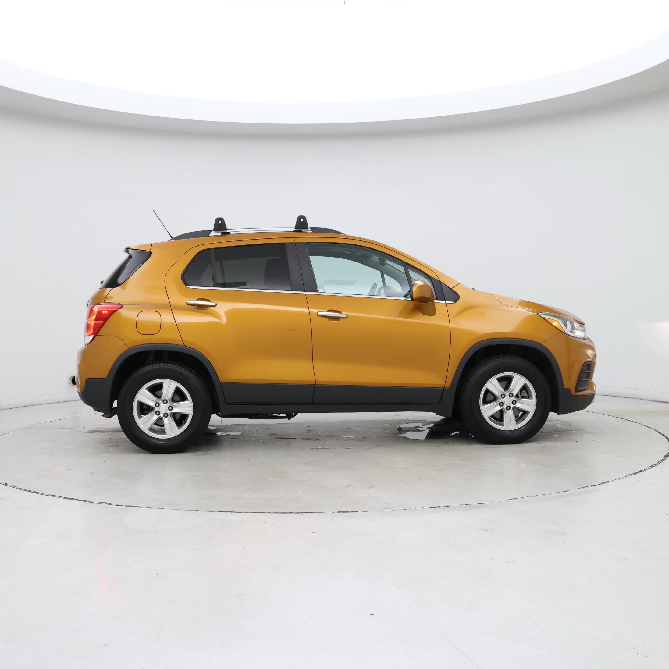 Thumbnail: 2017 Chevrolet Trax - 7