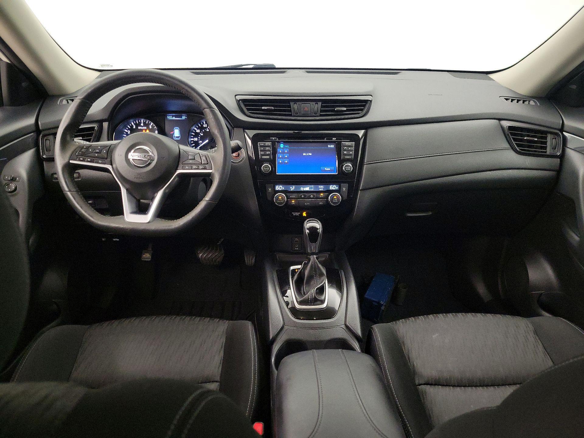 Thumbnail: 2017 Nissan Rogue - 9